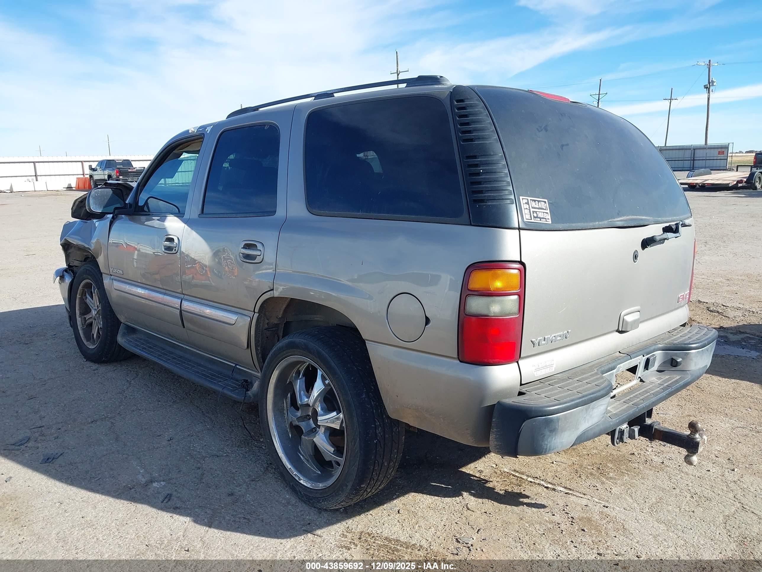 GMC YUKON image 3