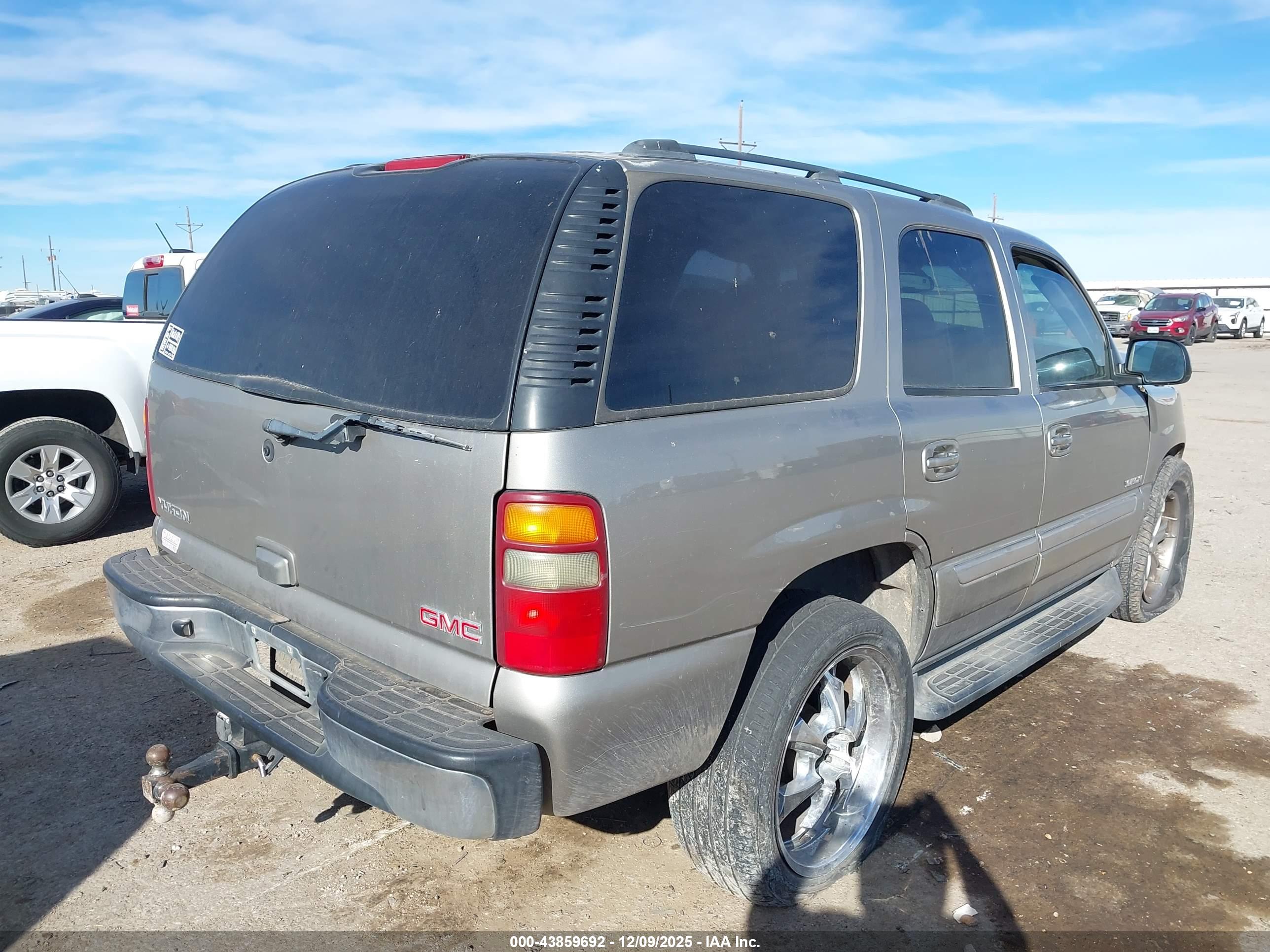 GMC YUKON image 4