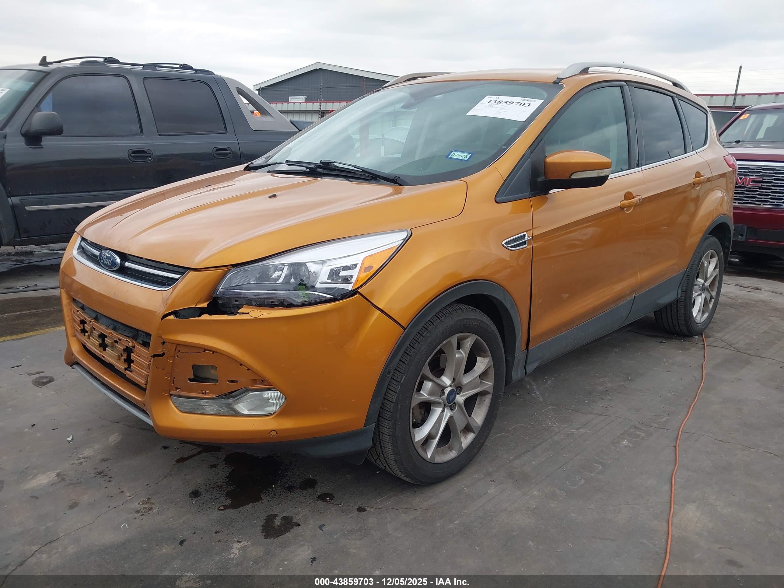 FORD ESCAPE image 2
