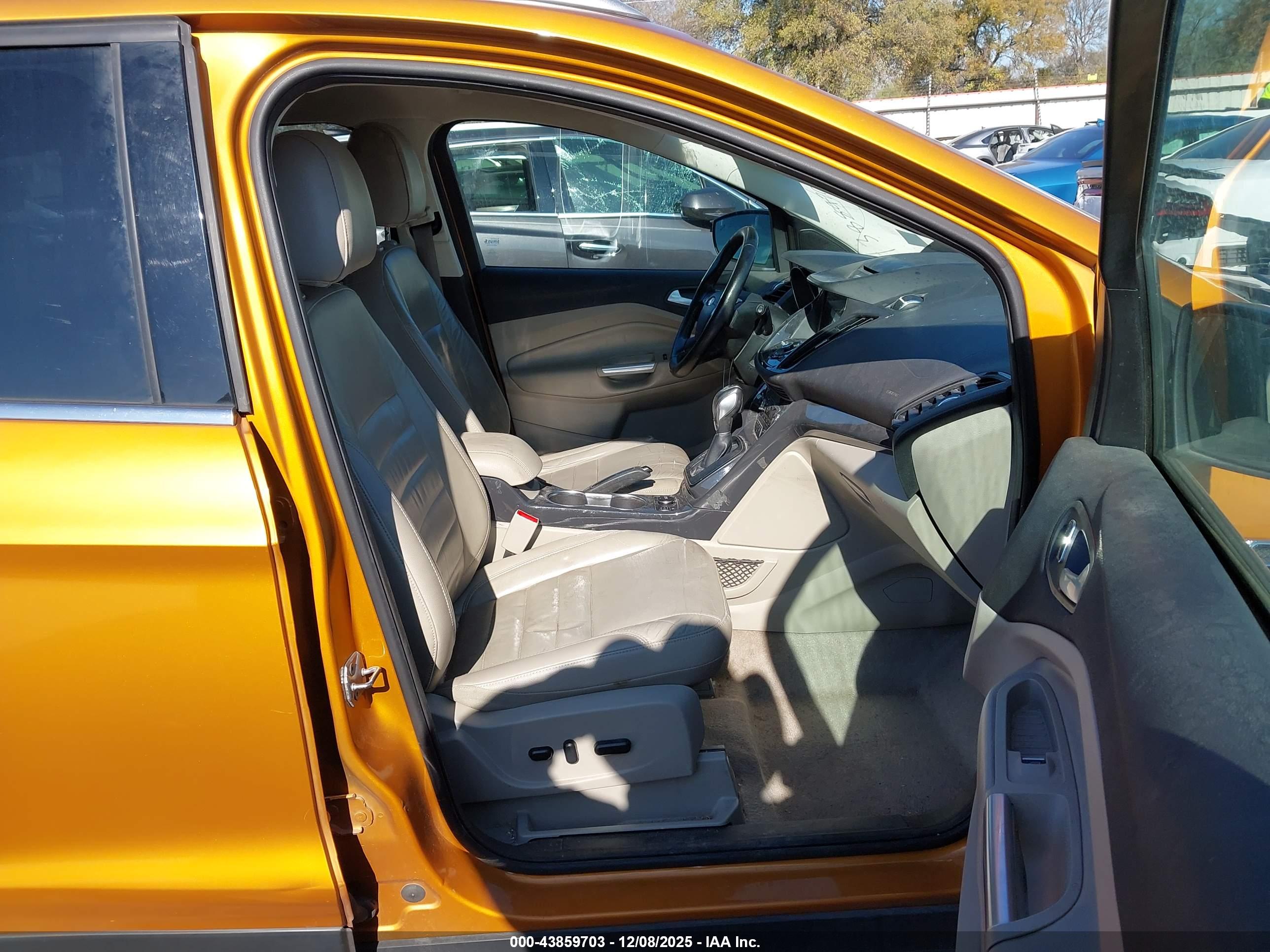 FORD ESCAPE image 5