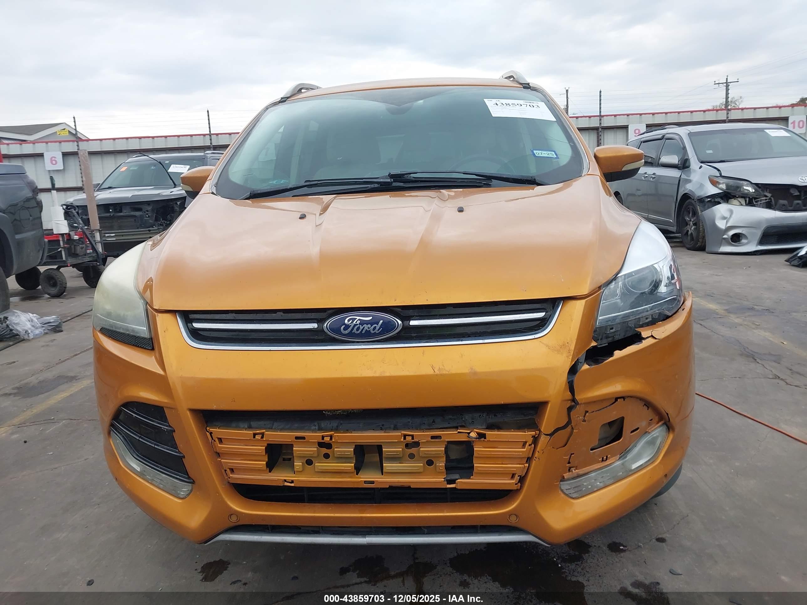 FORD ESCAPE image 6