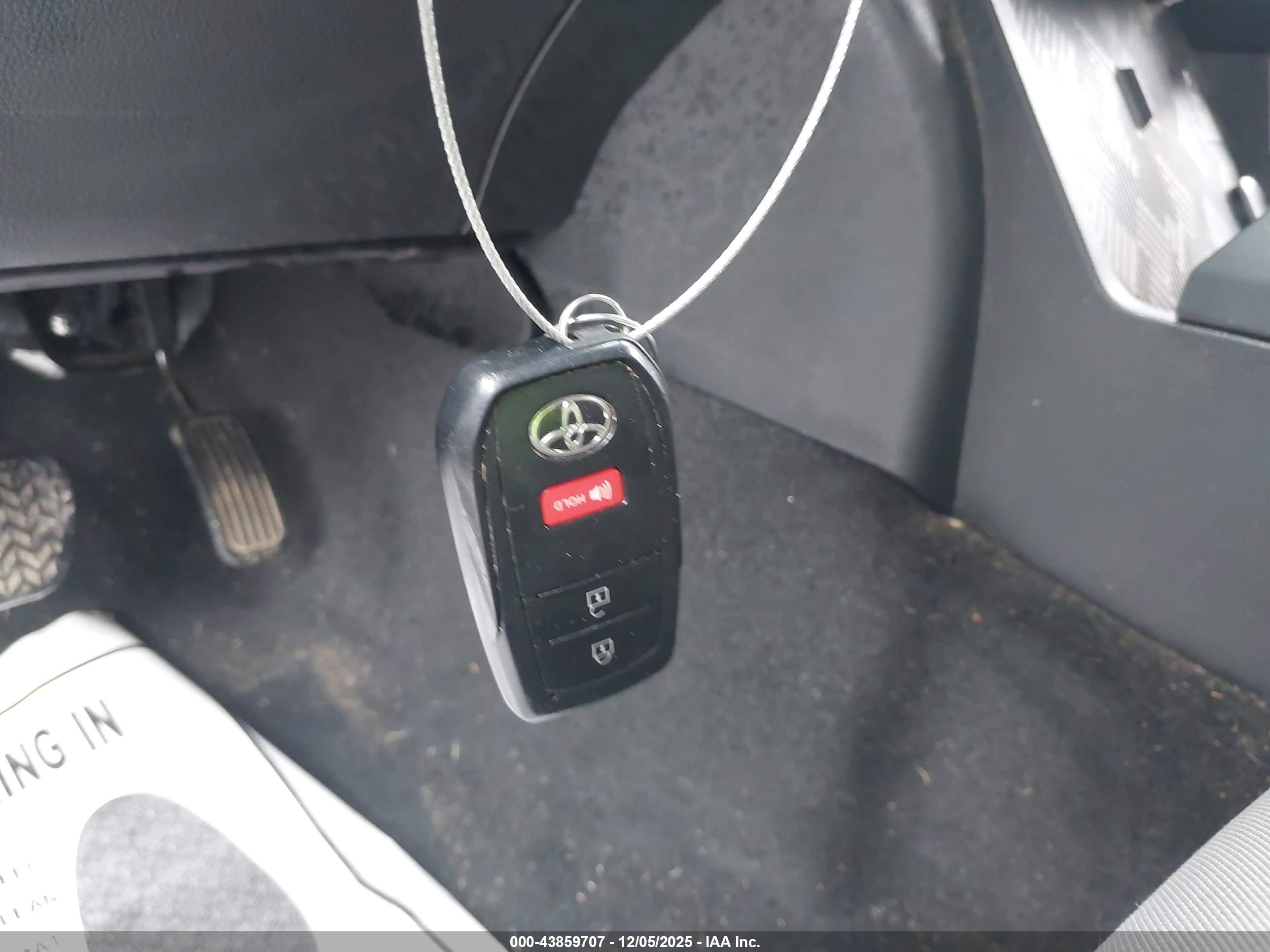 TOYOTA TACOMA image 11