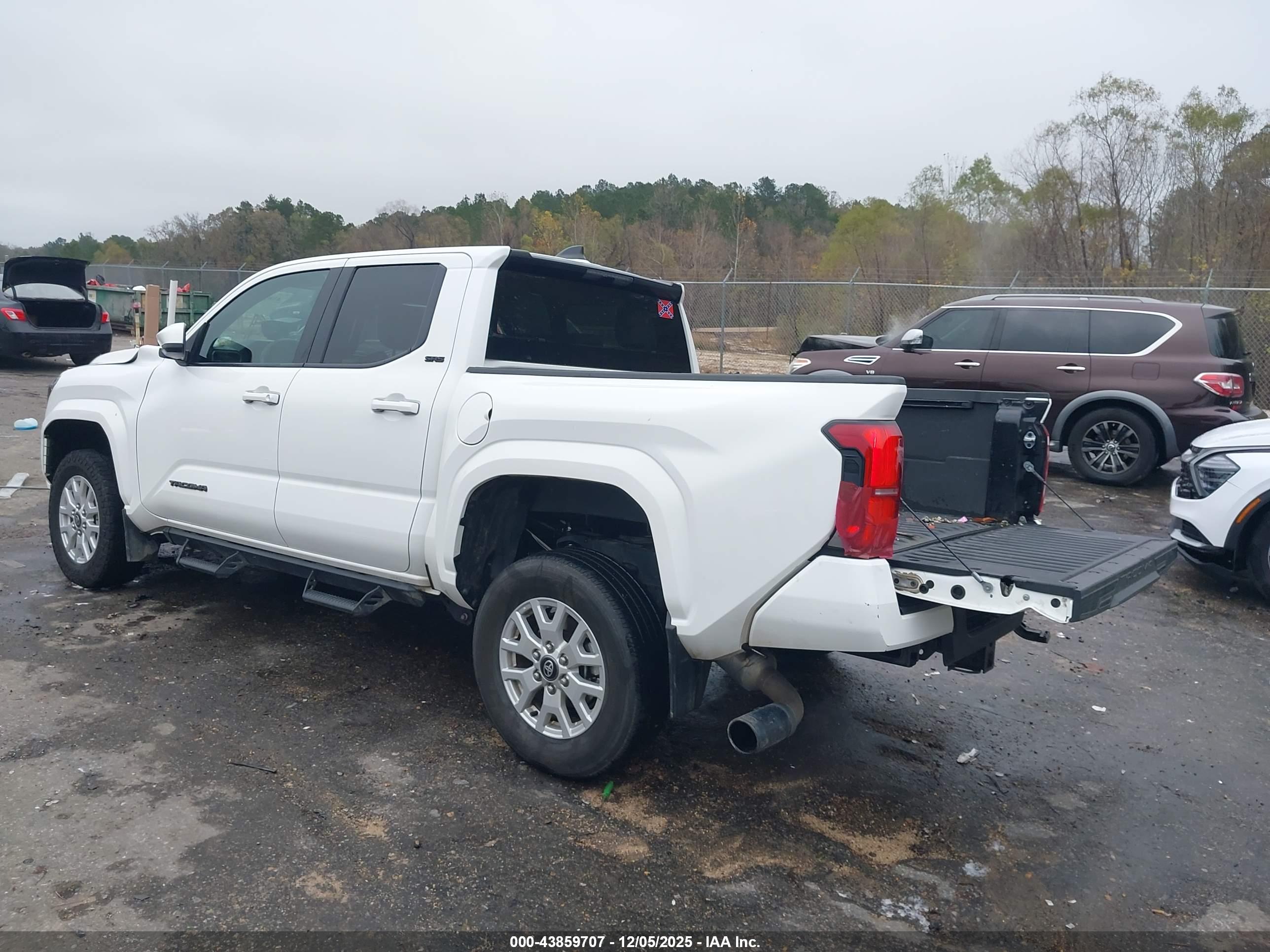 TOYOTA TACOMA image 3