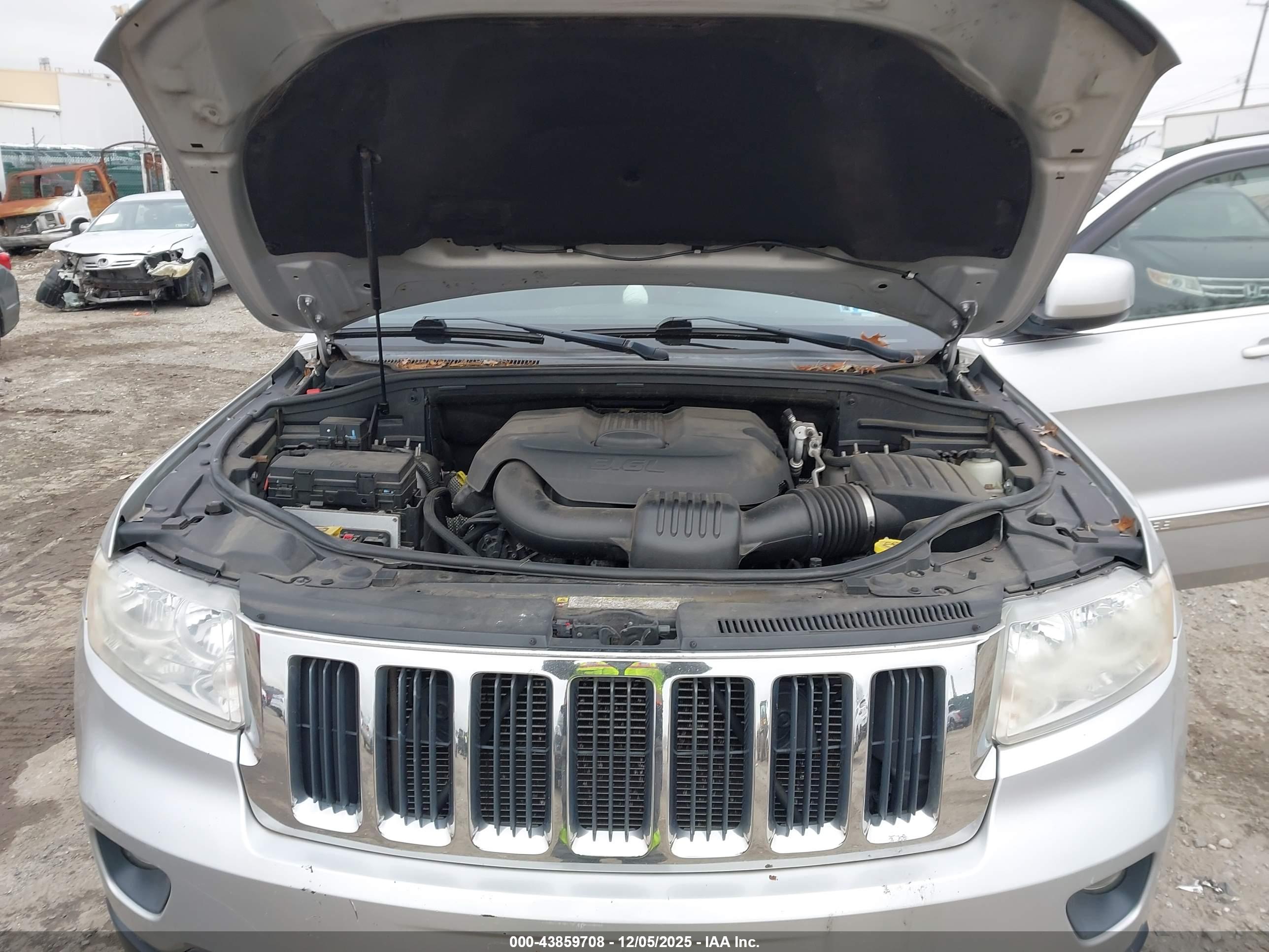 JEEP GRAND image 10