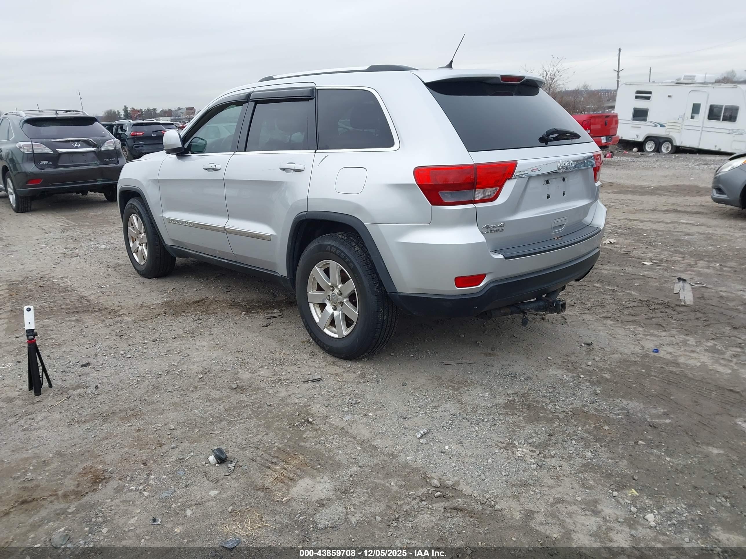 JEEP GRAND image 3