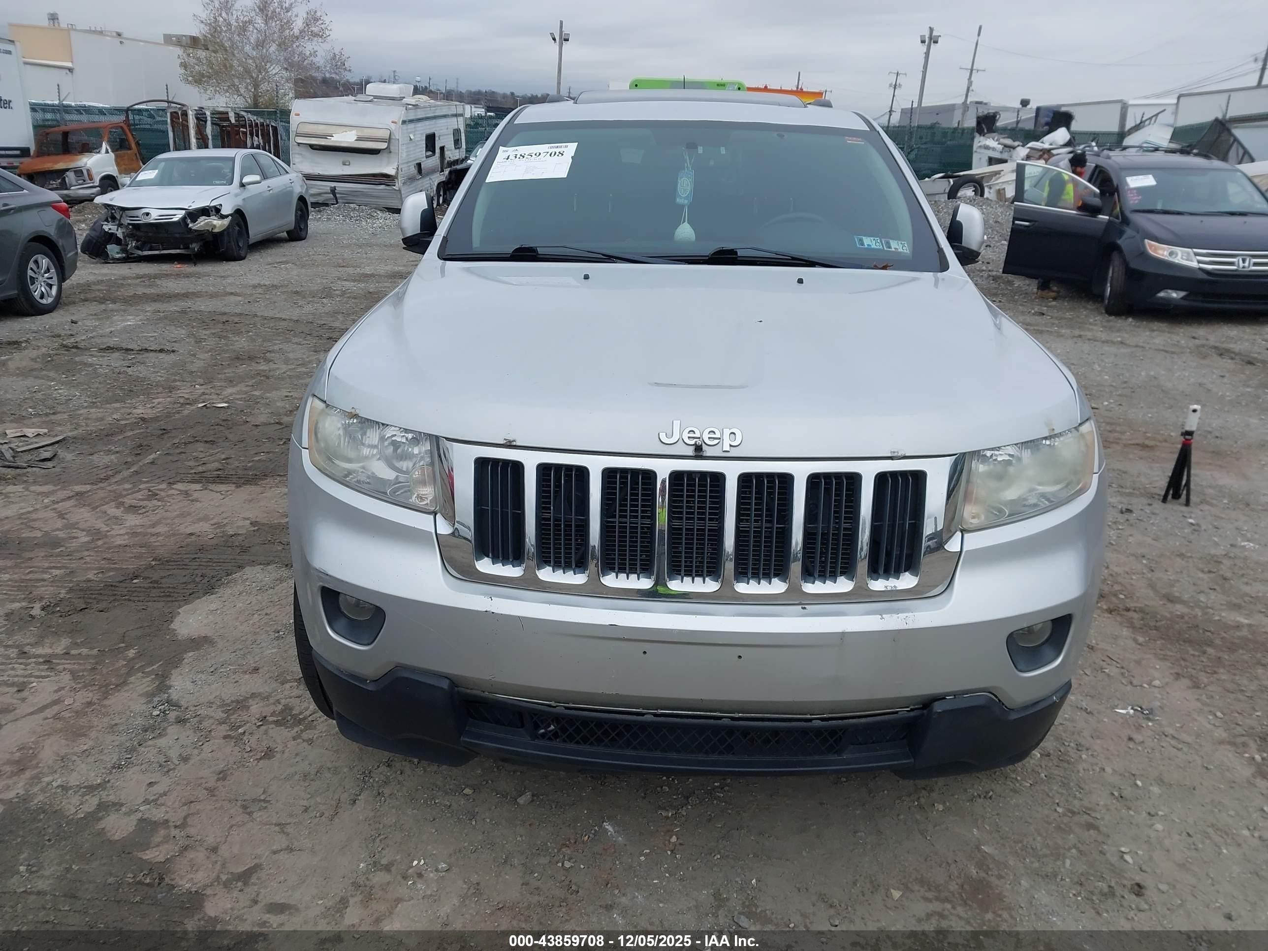 JEEP GRAND image 6