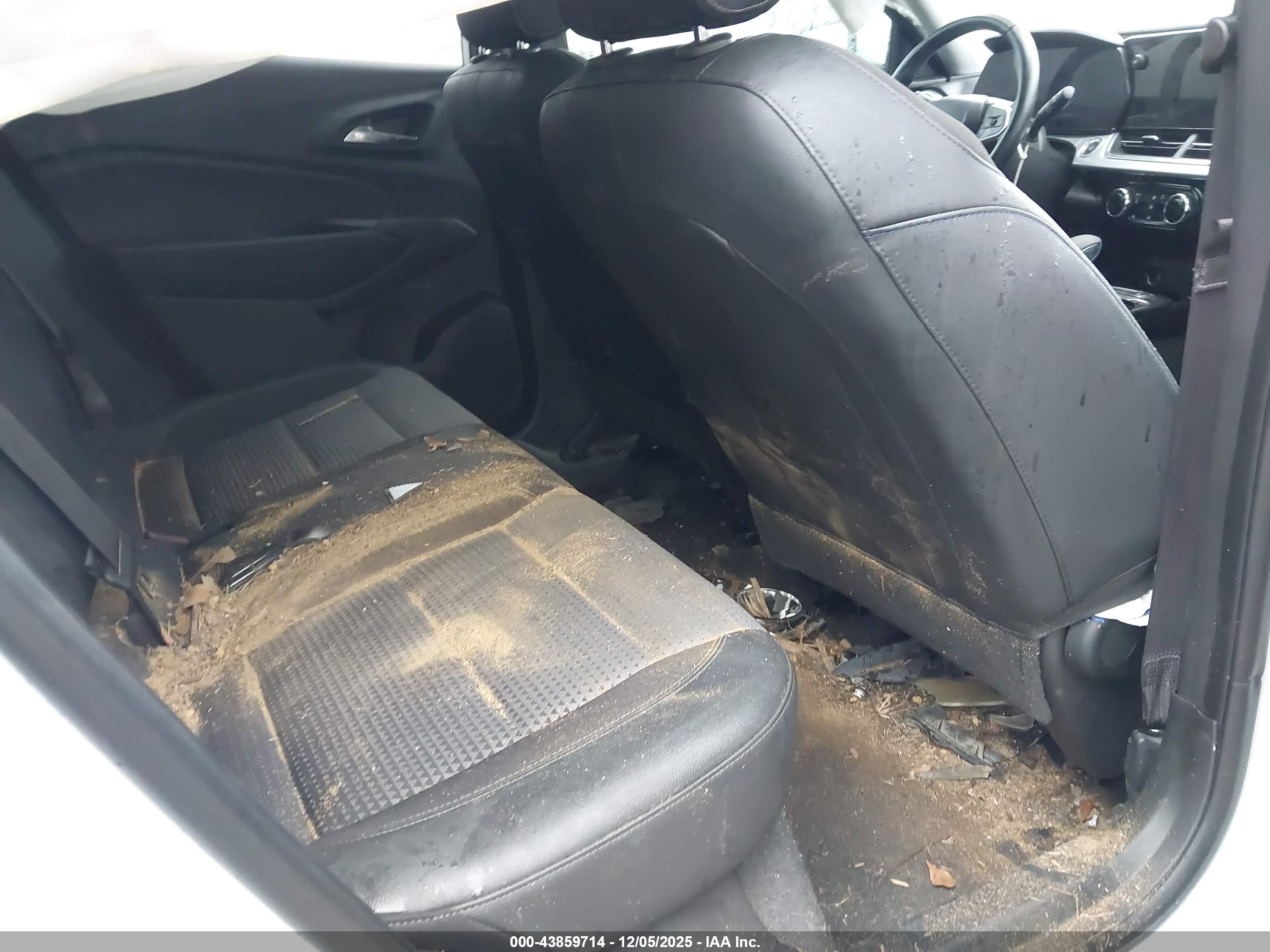 CHEVROLET TRAX image 8