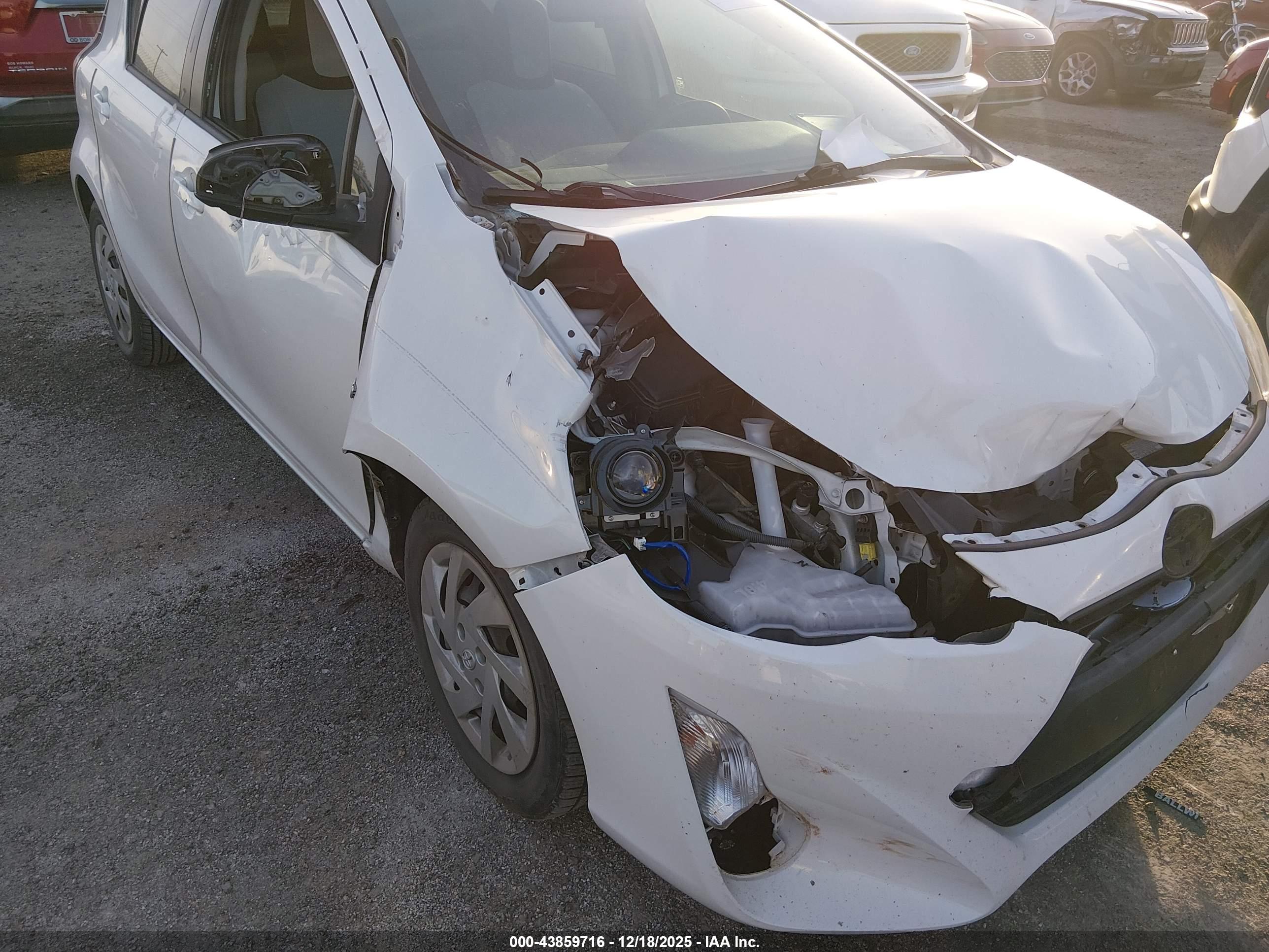 TOYOTA PRIUS image 6