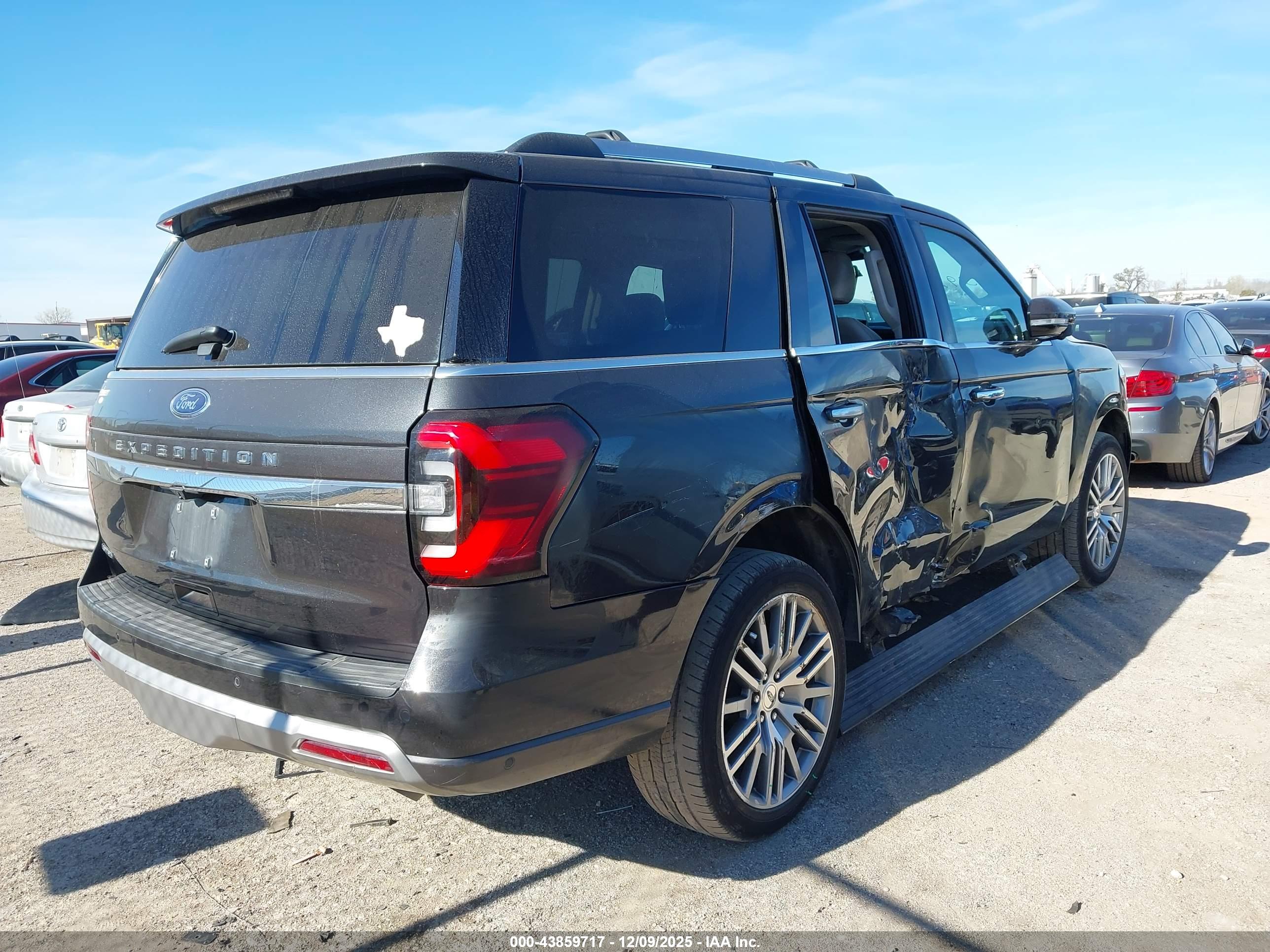 FORD EXPEDITION image 4