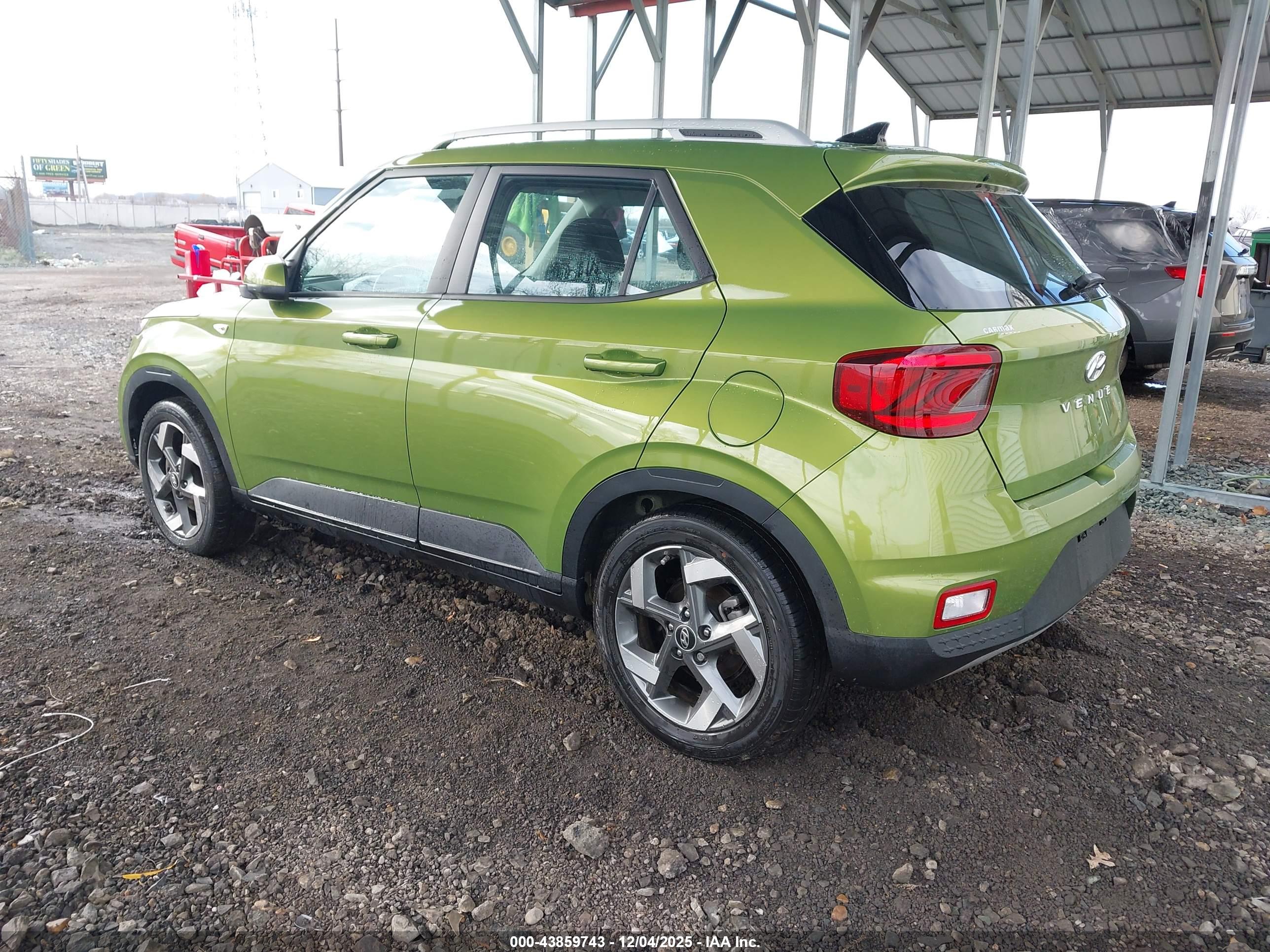 HYUNDAI VENUE image 3