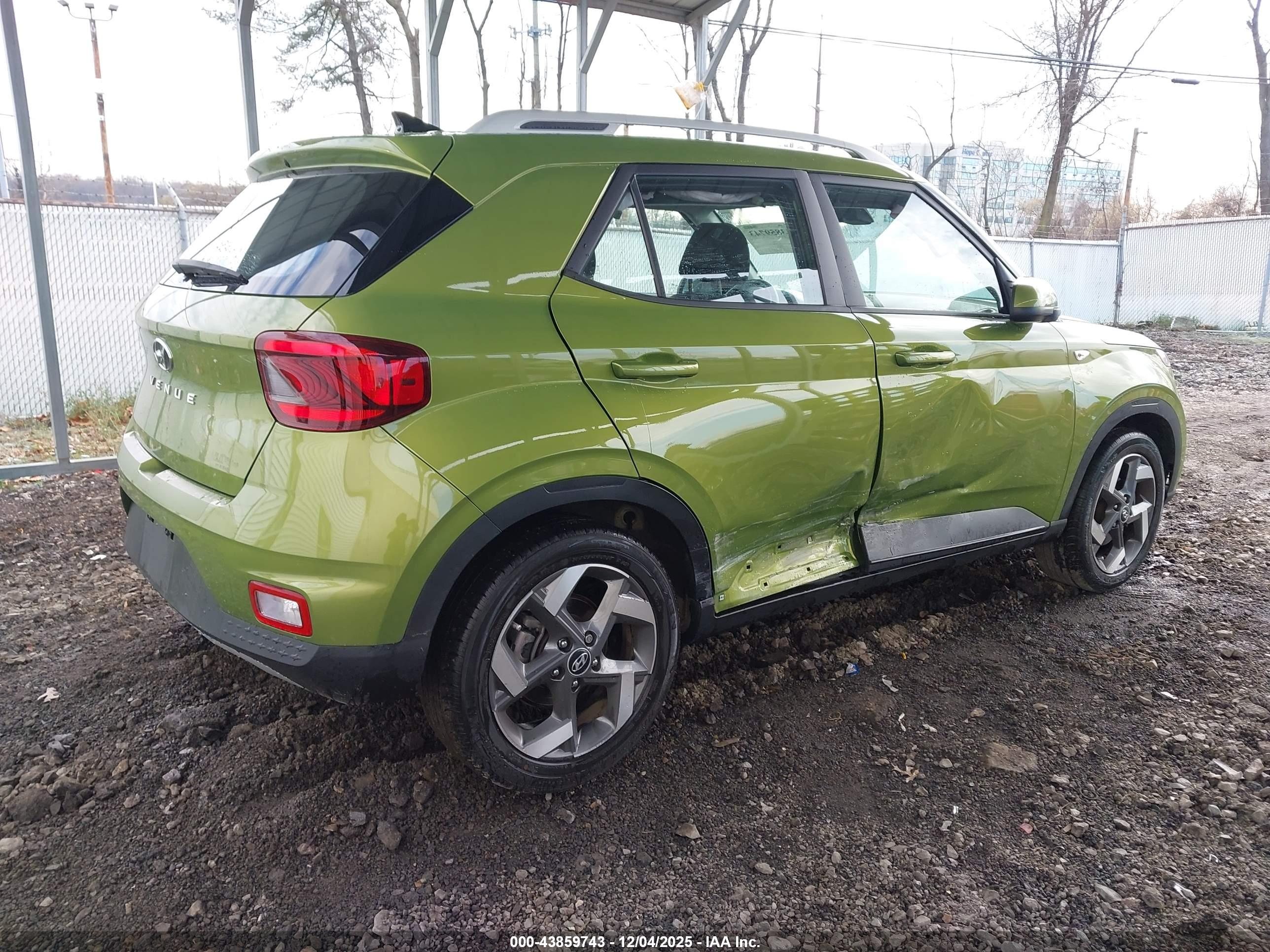 HYUNDAI VENUE image 4