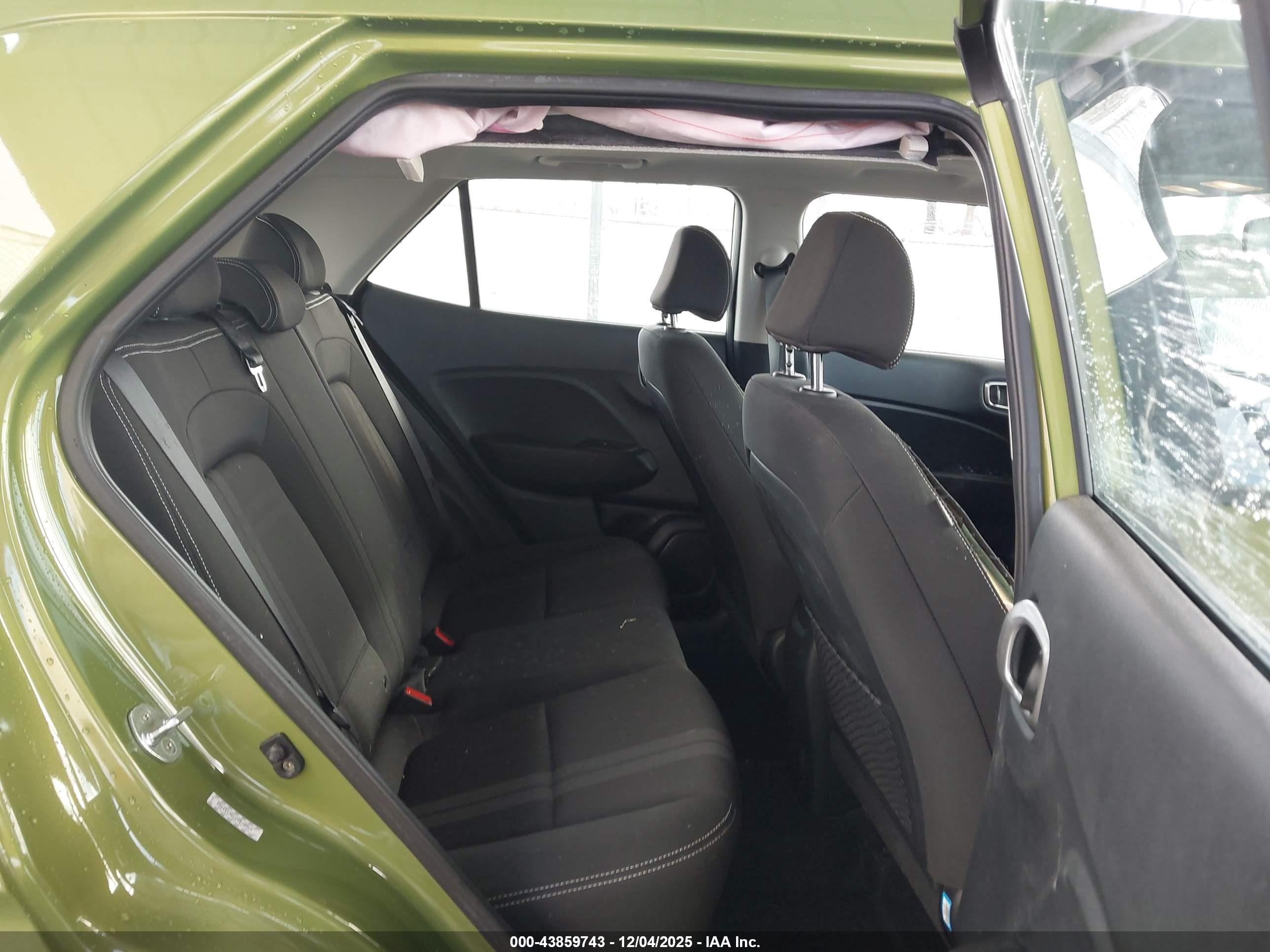 HYUNDAI VENUE image 8
