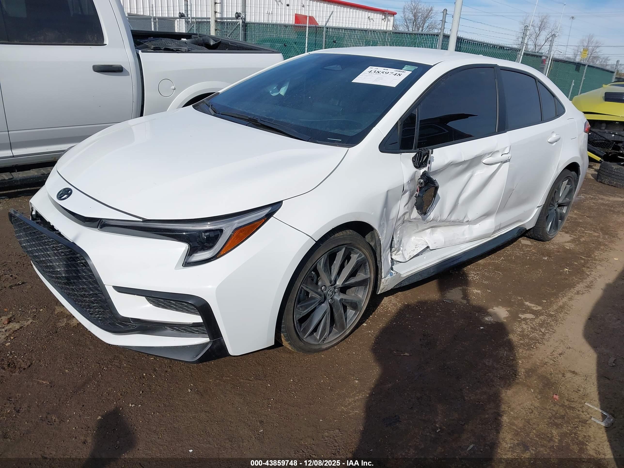 TOYOTA COROLLA image 2