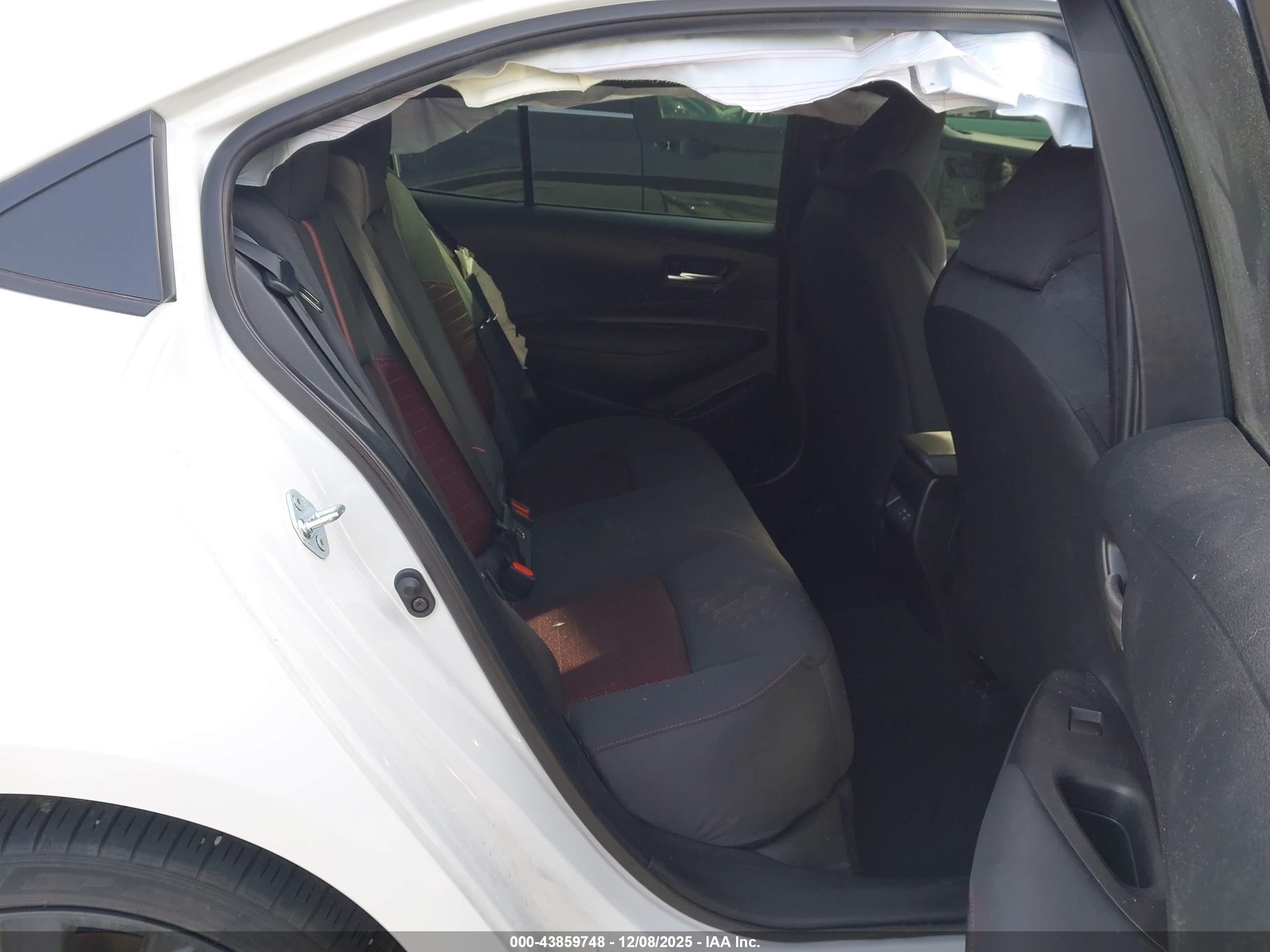 TOYOTA COROLLA image 8