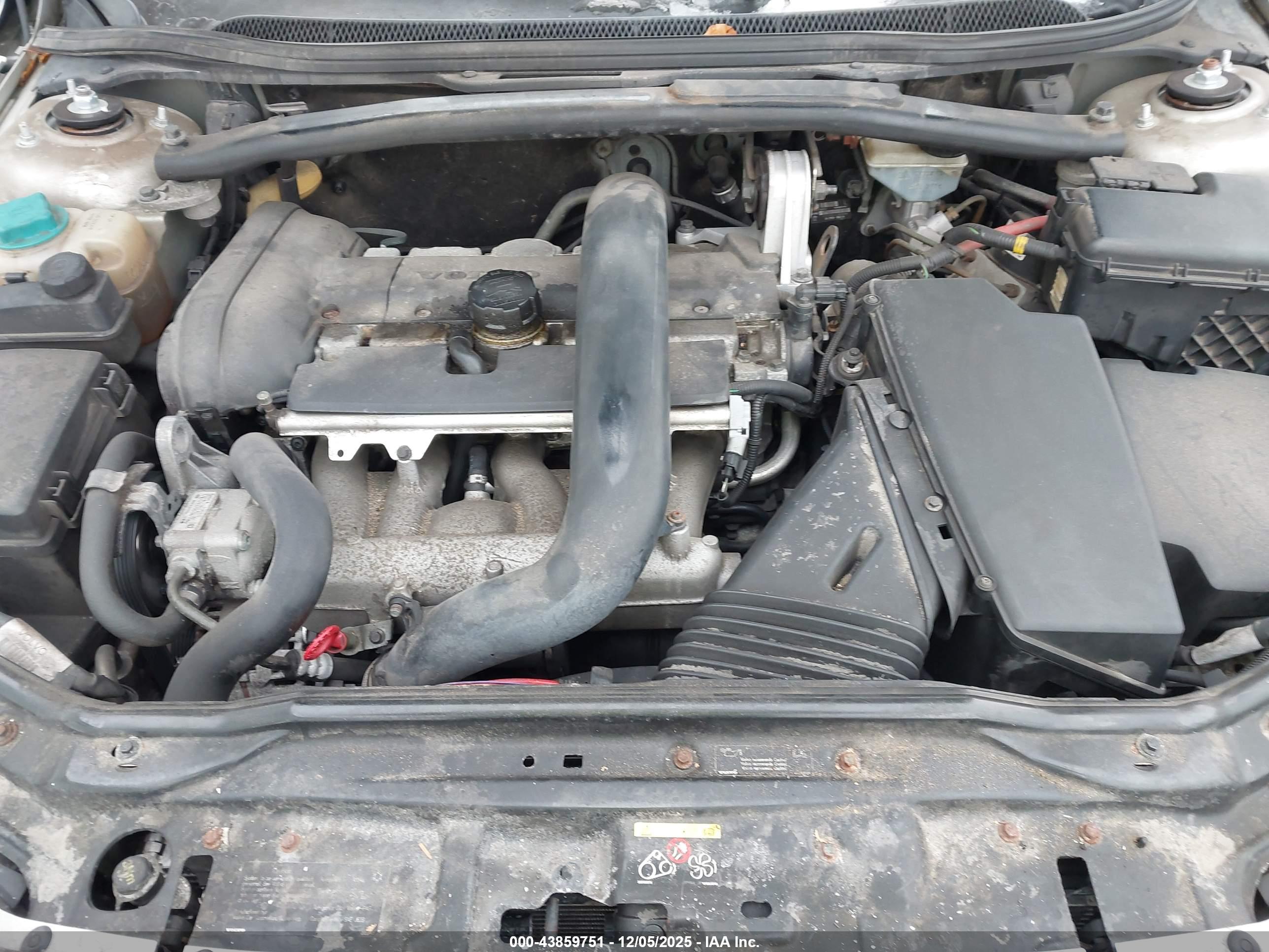 VOLVO S60 image 10