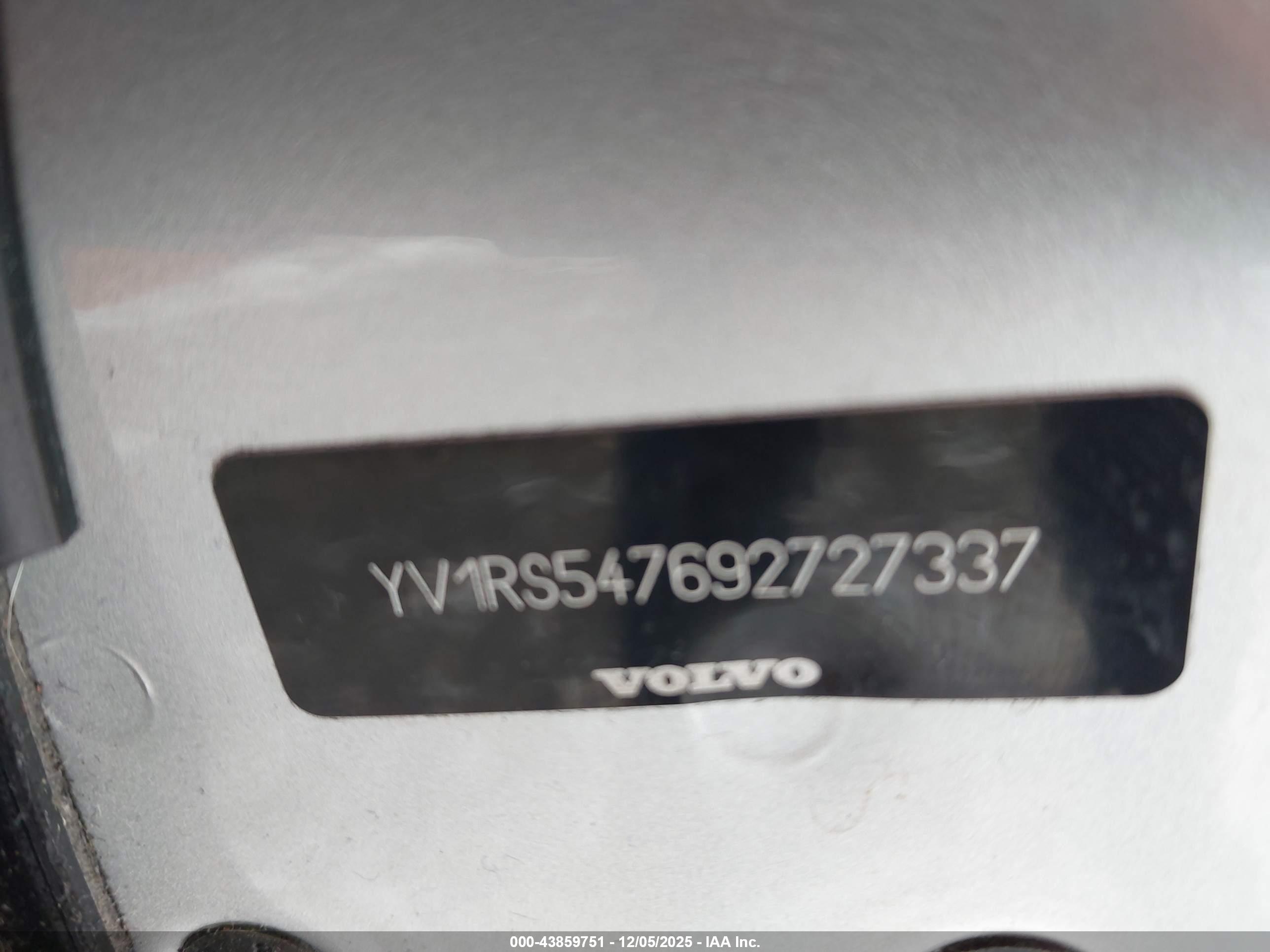 VOLVO S60 image 9