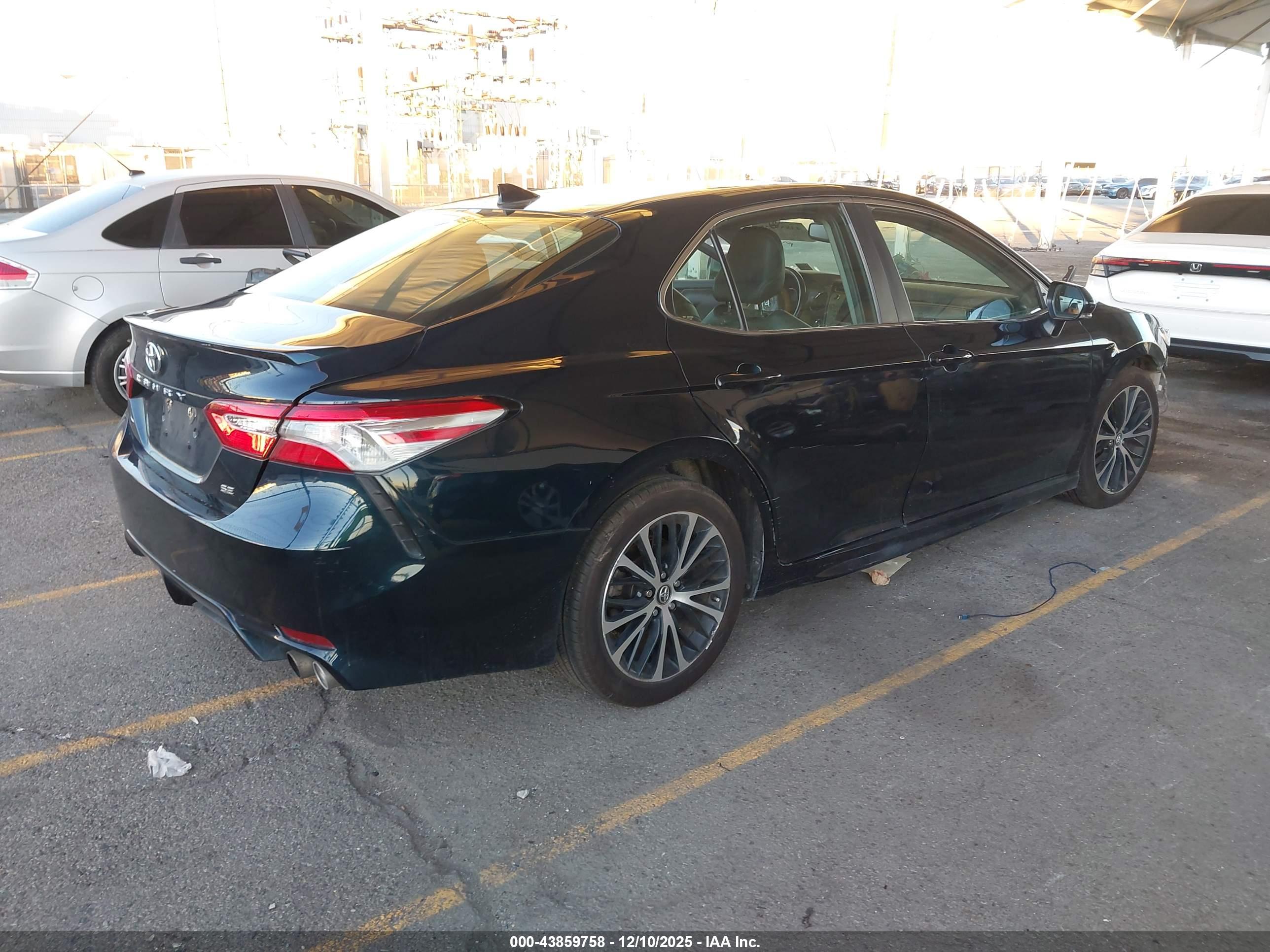 TOYOTA CAMRY image 4