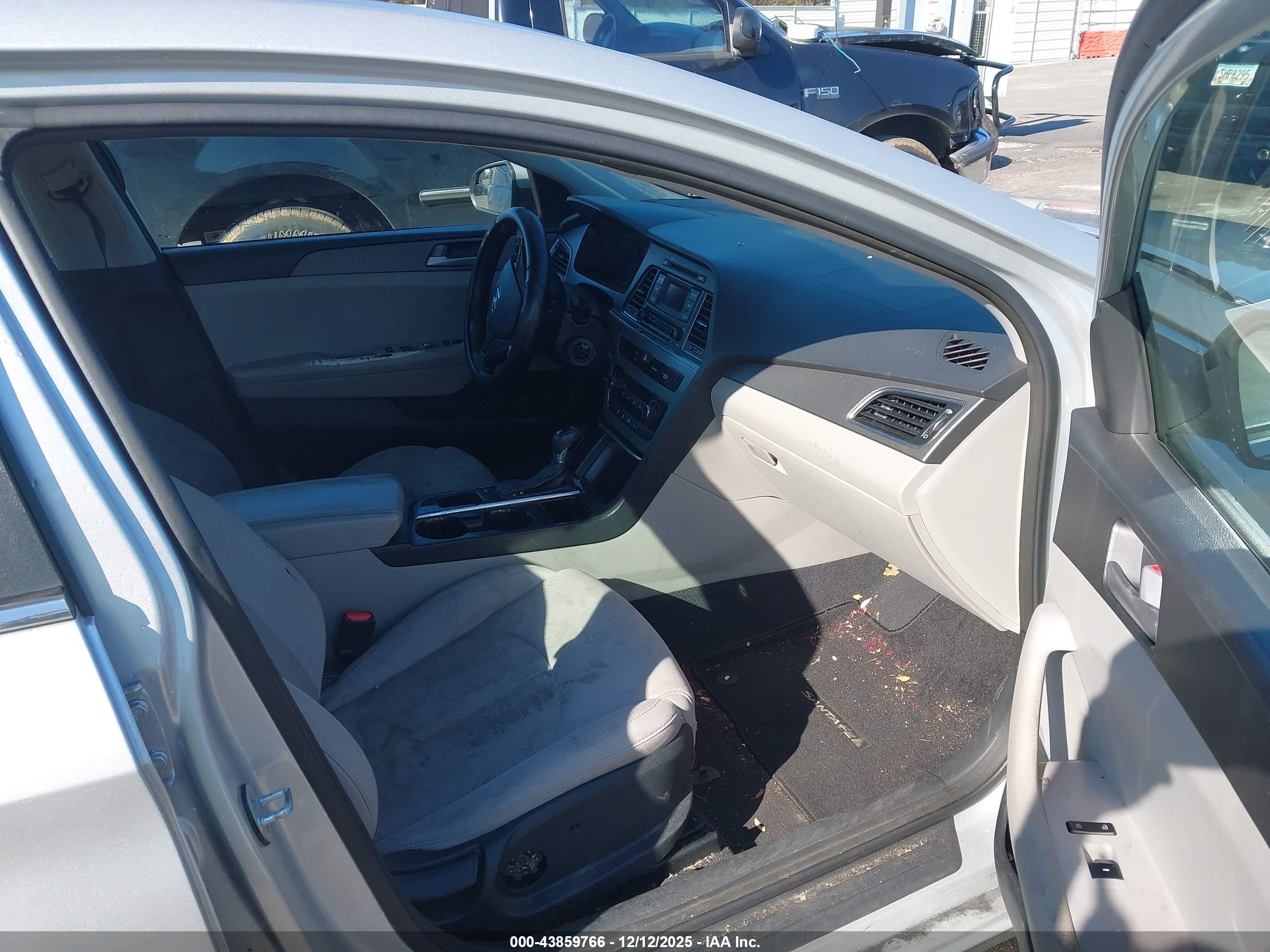 HYUNDAI SONATA image 5