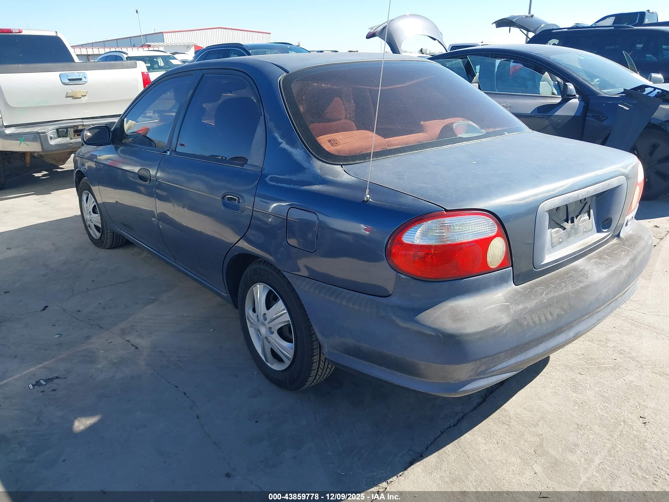 KIA SEPHIA image 3
