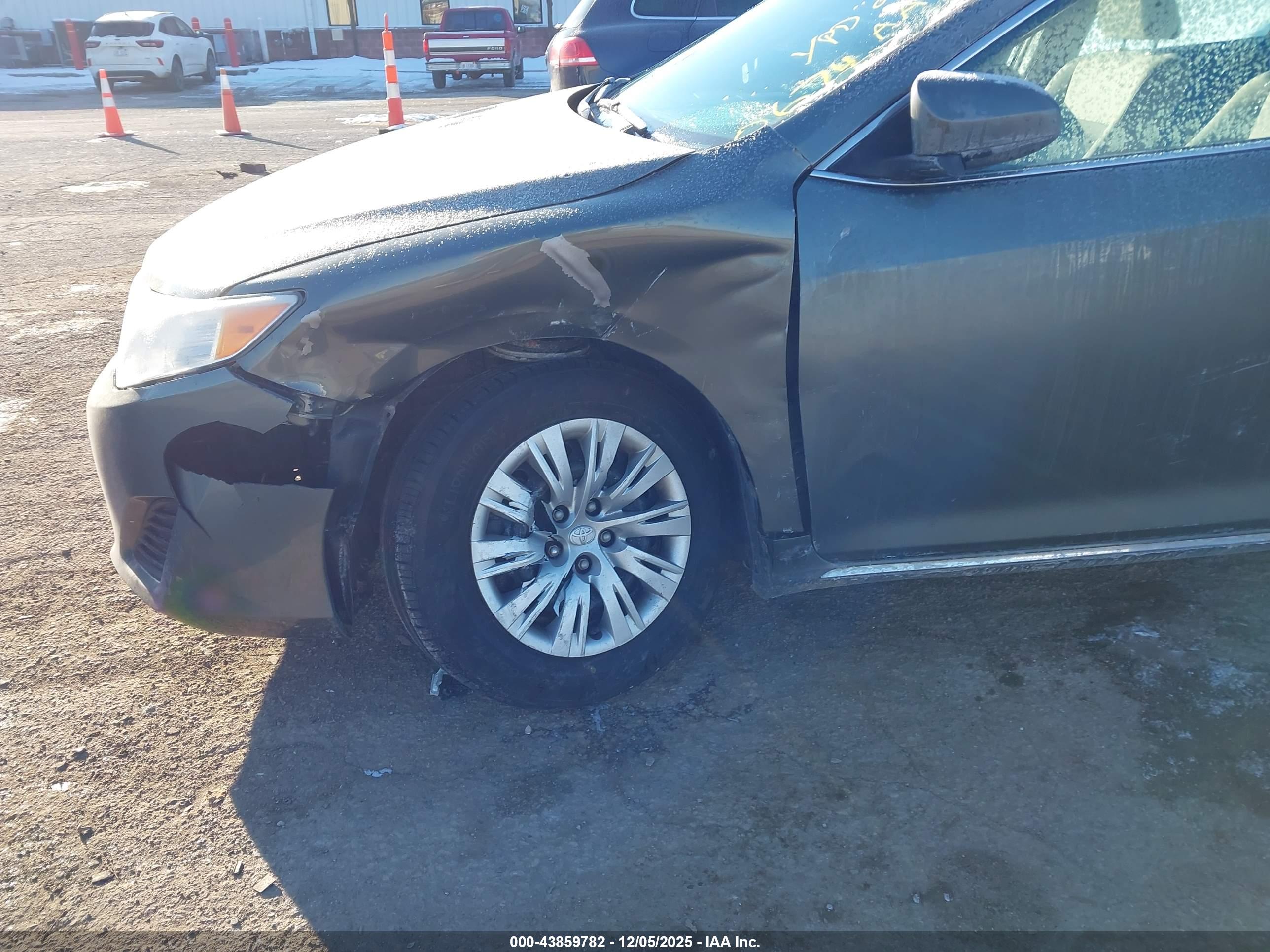 TOYOTA CAMRY image 6