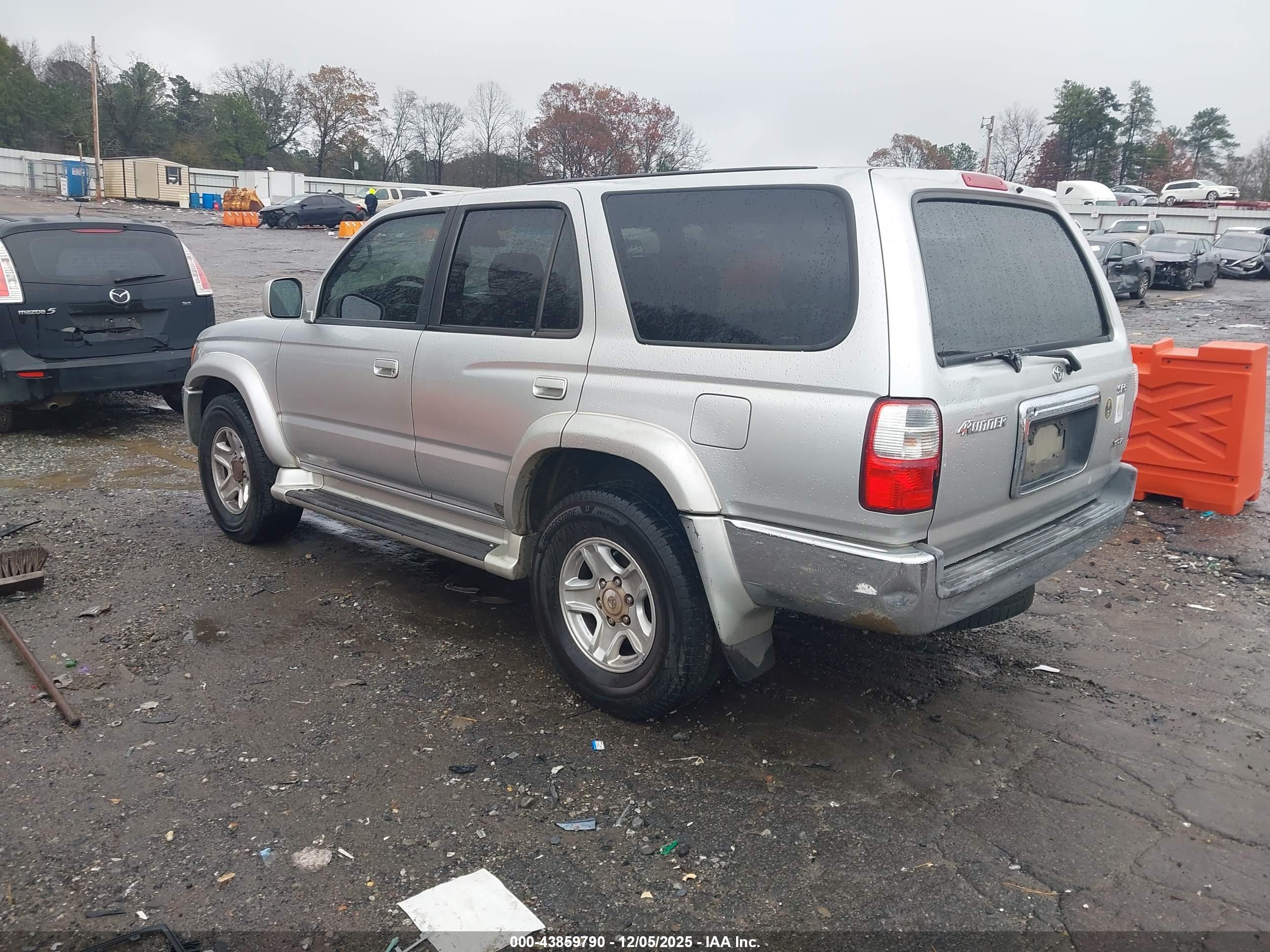 TOYOTA 4RUNNER image 3
