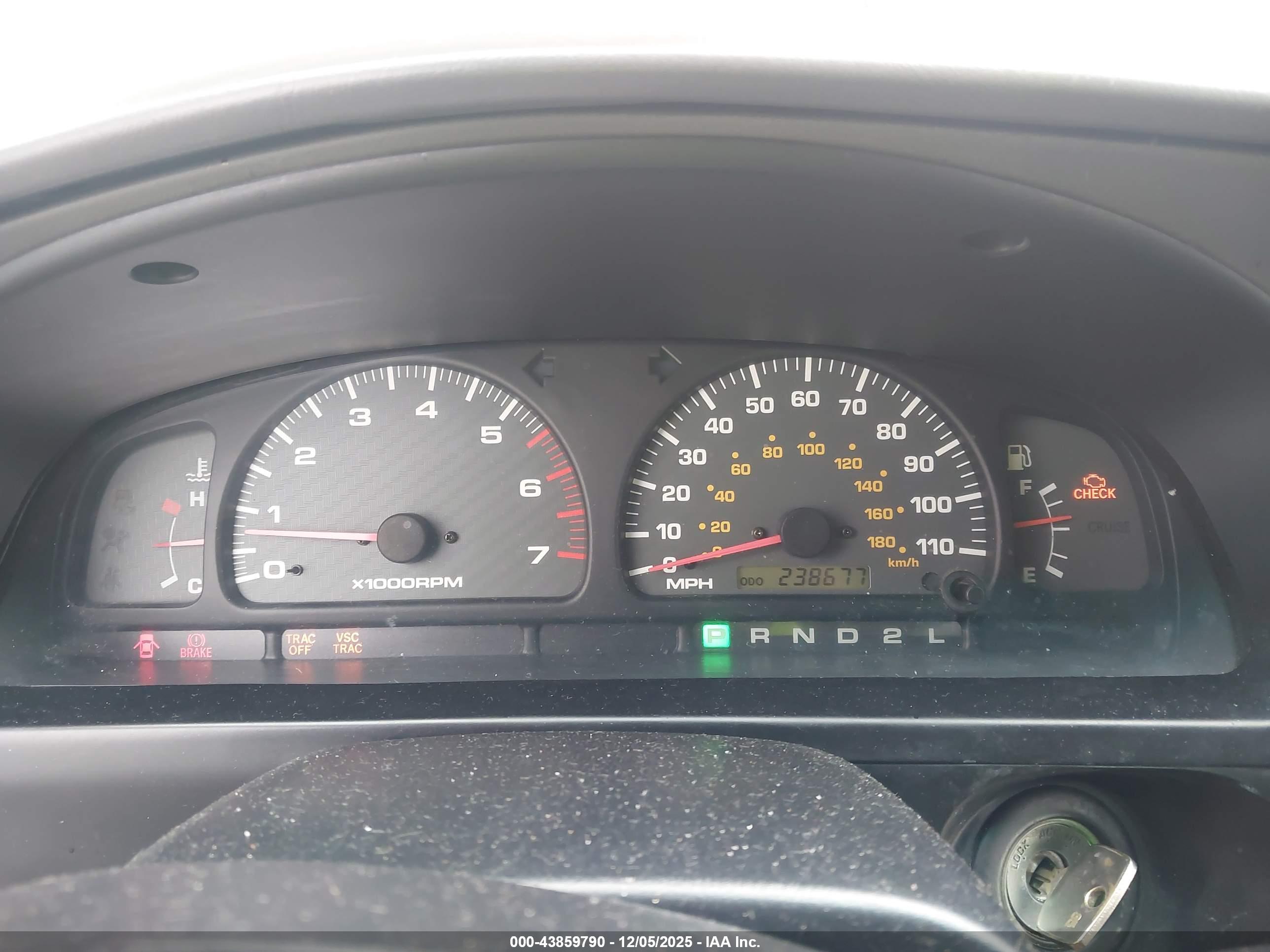 TOYOTA 4RUNNER image 7