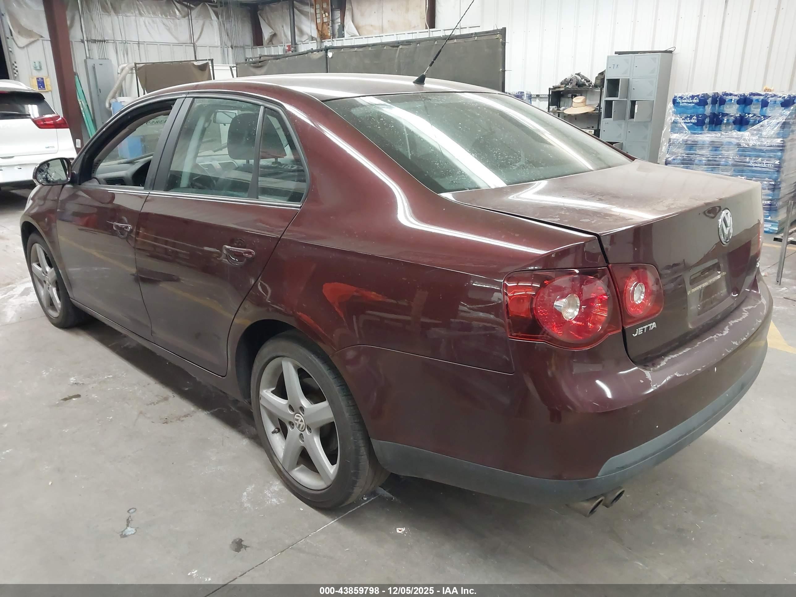 VOLKSWAGEN JETTA image 3