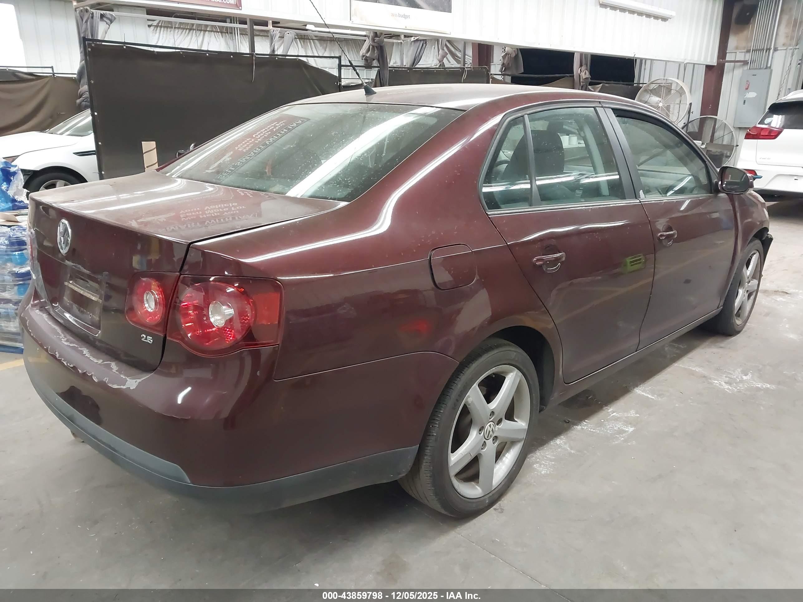 VOLKSWAGEN JETTA image 4