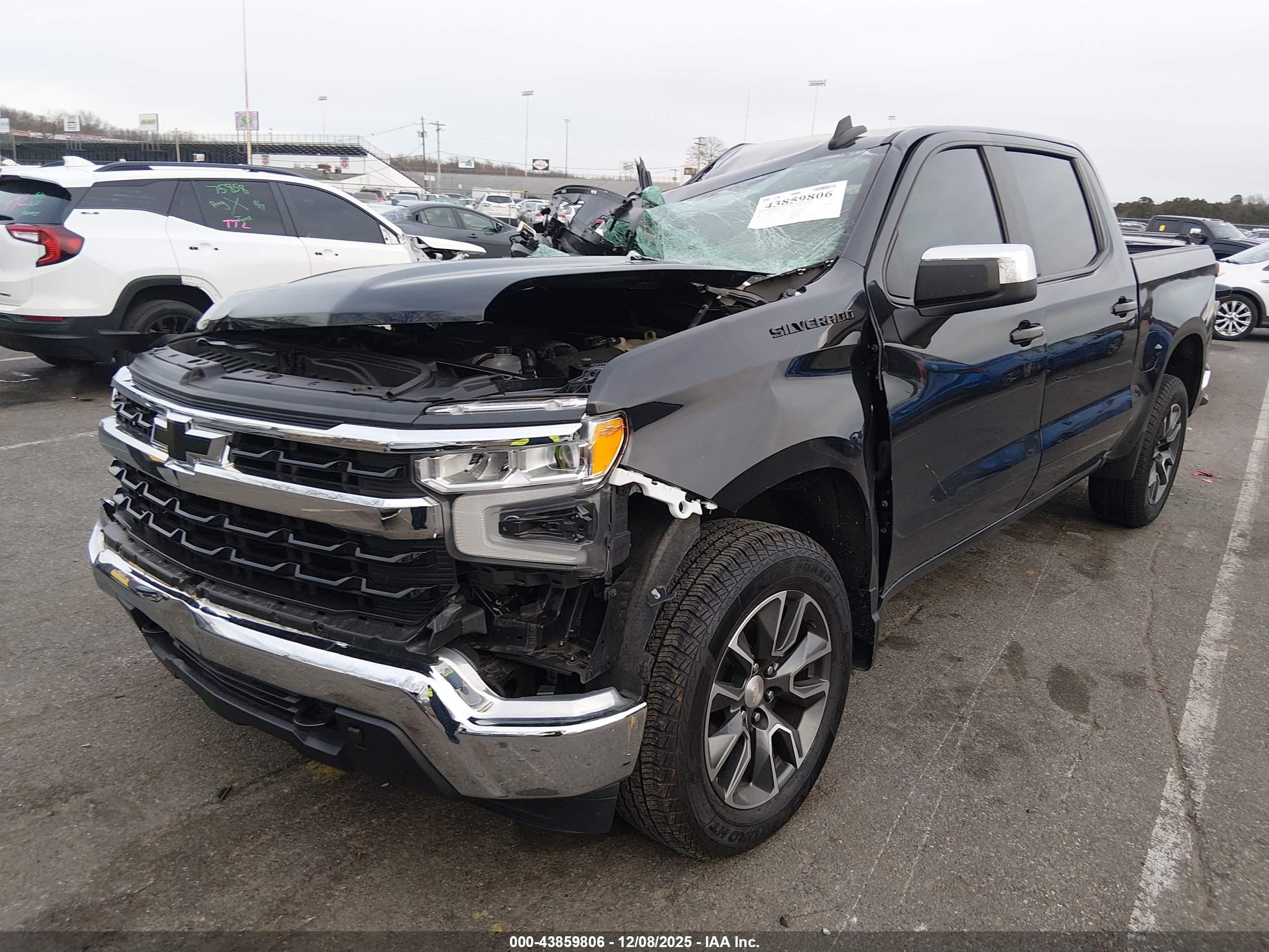 CHEVROLET SILVERADO image 2