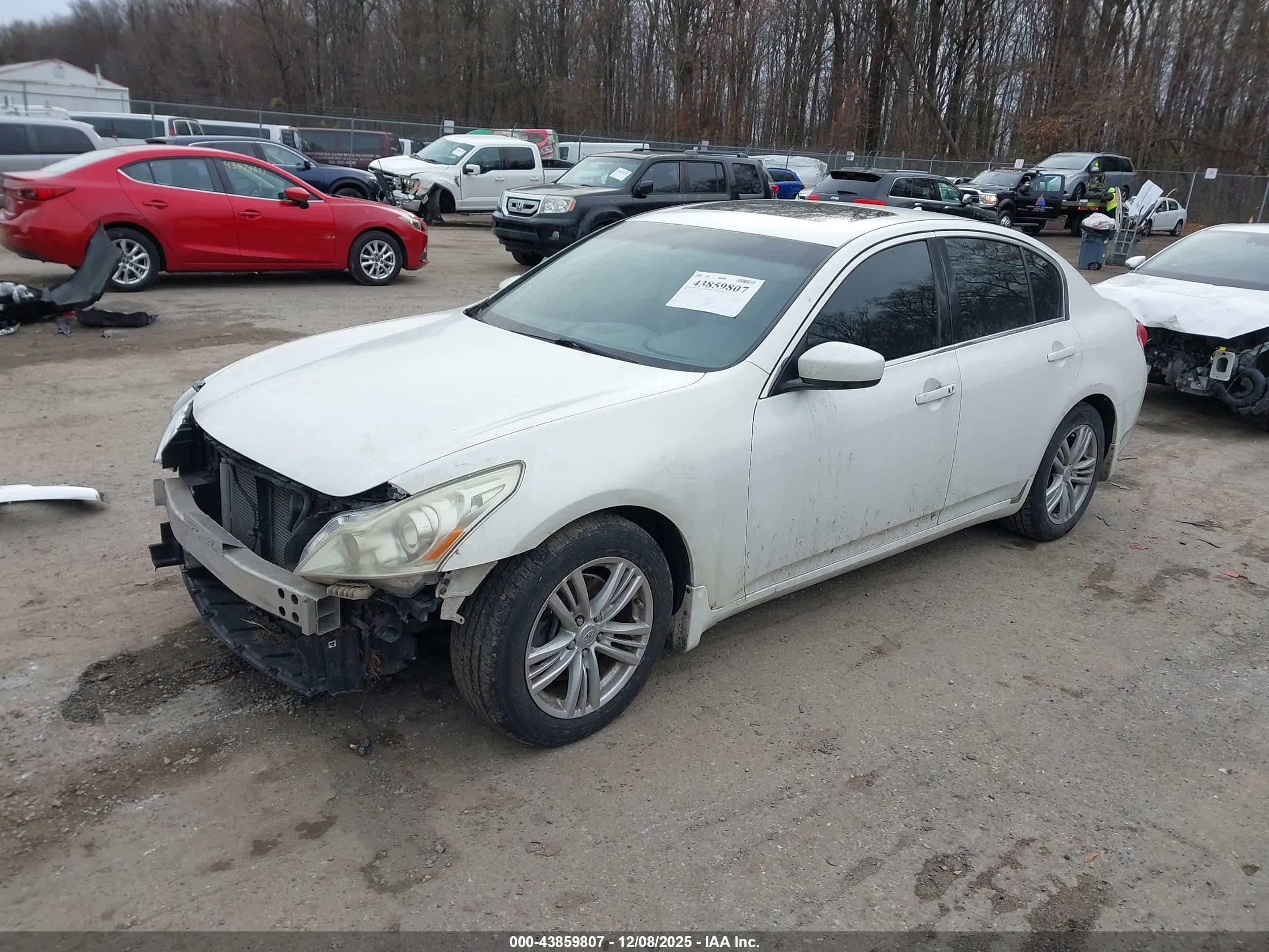 INFINITI G37 image 2