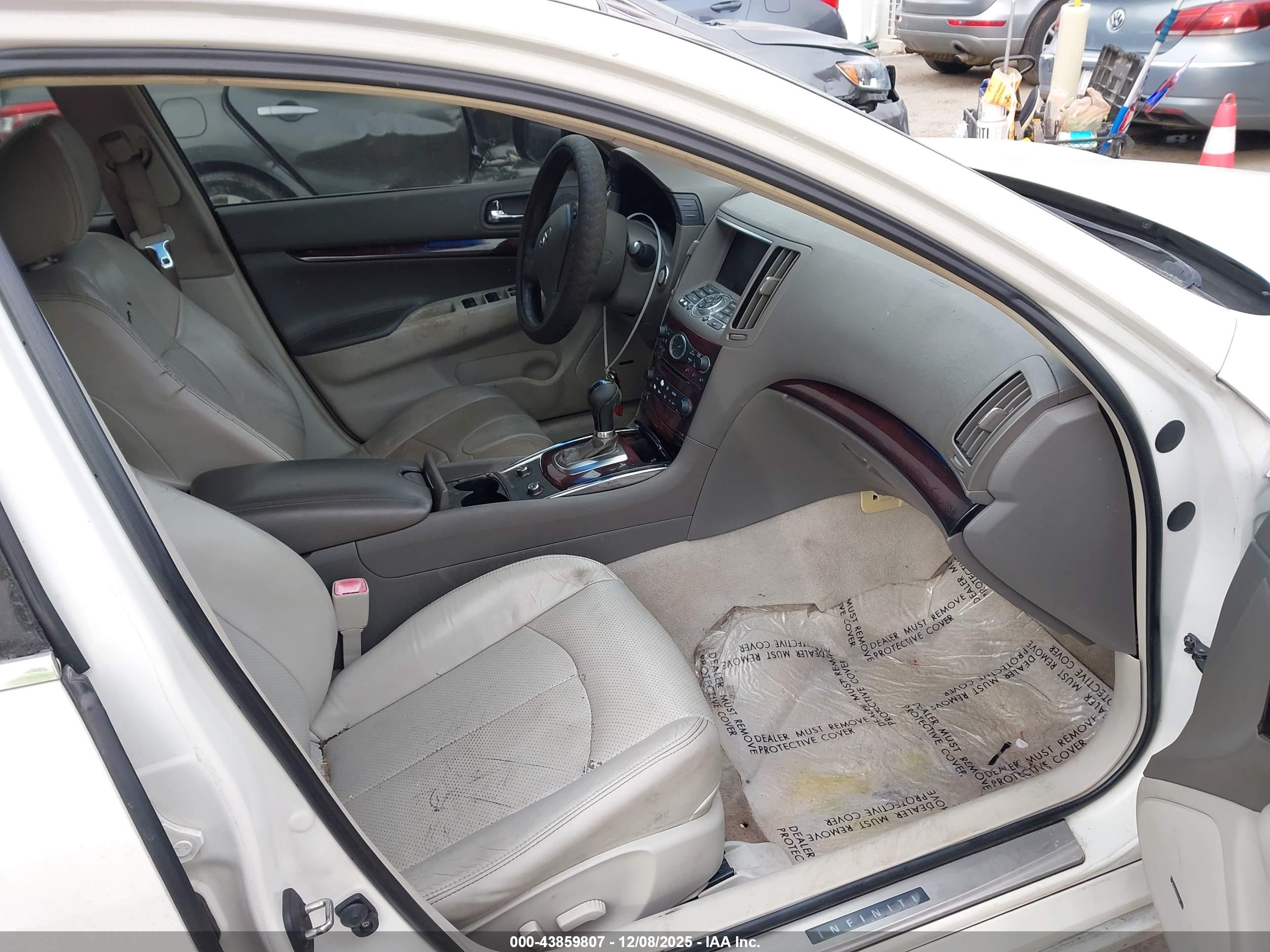 INFINITI G37 image 5