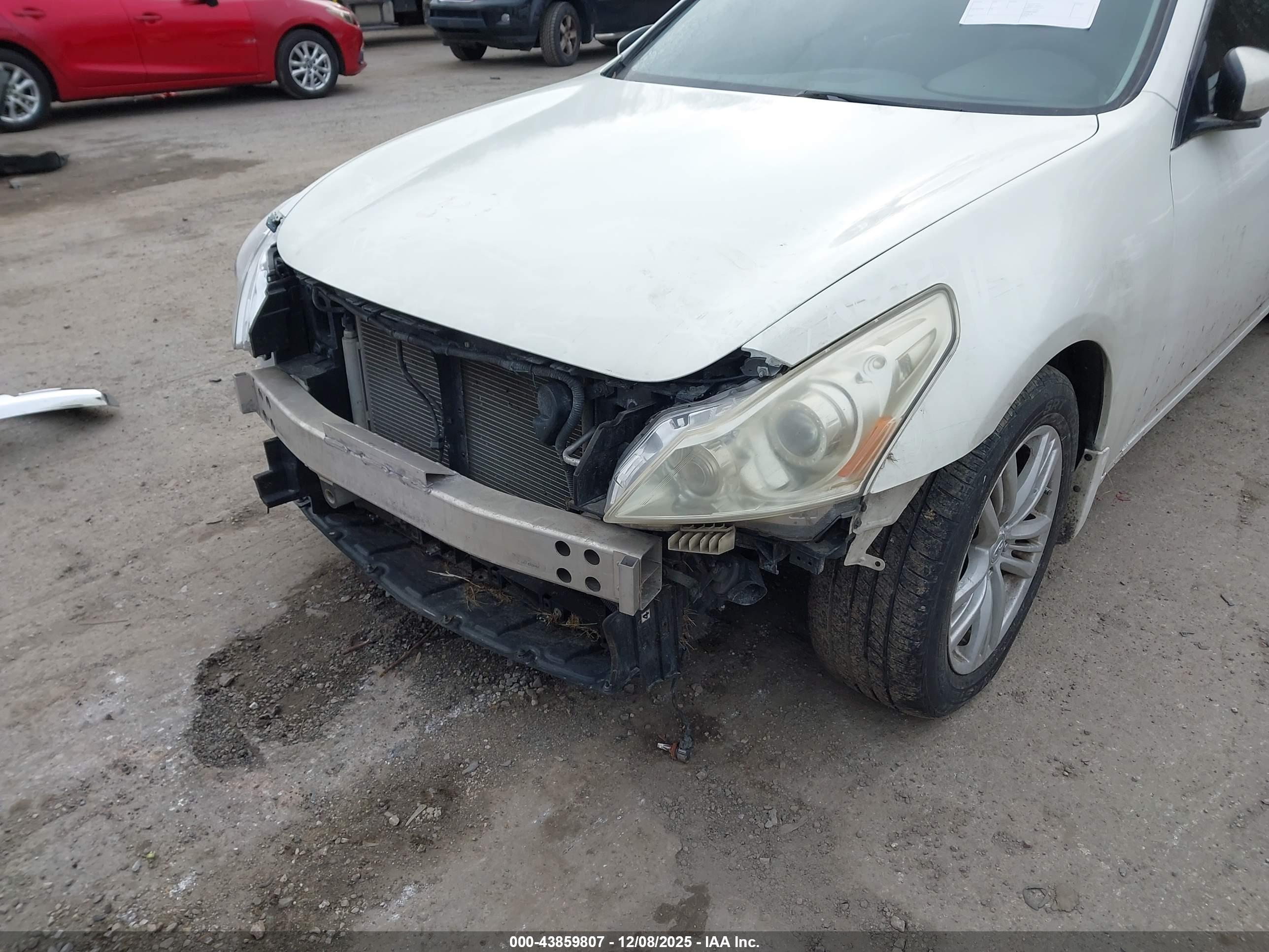 INFINITI G37 image 6