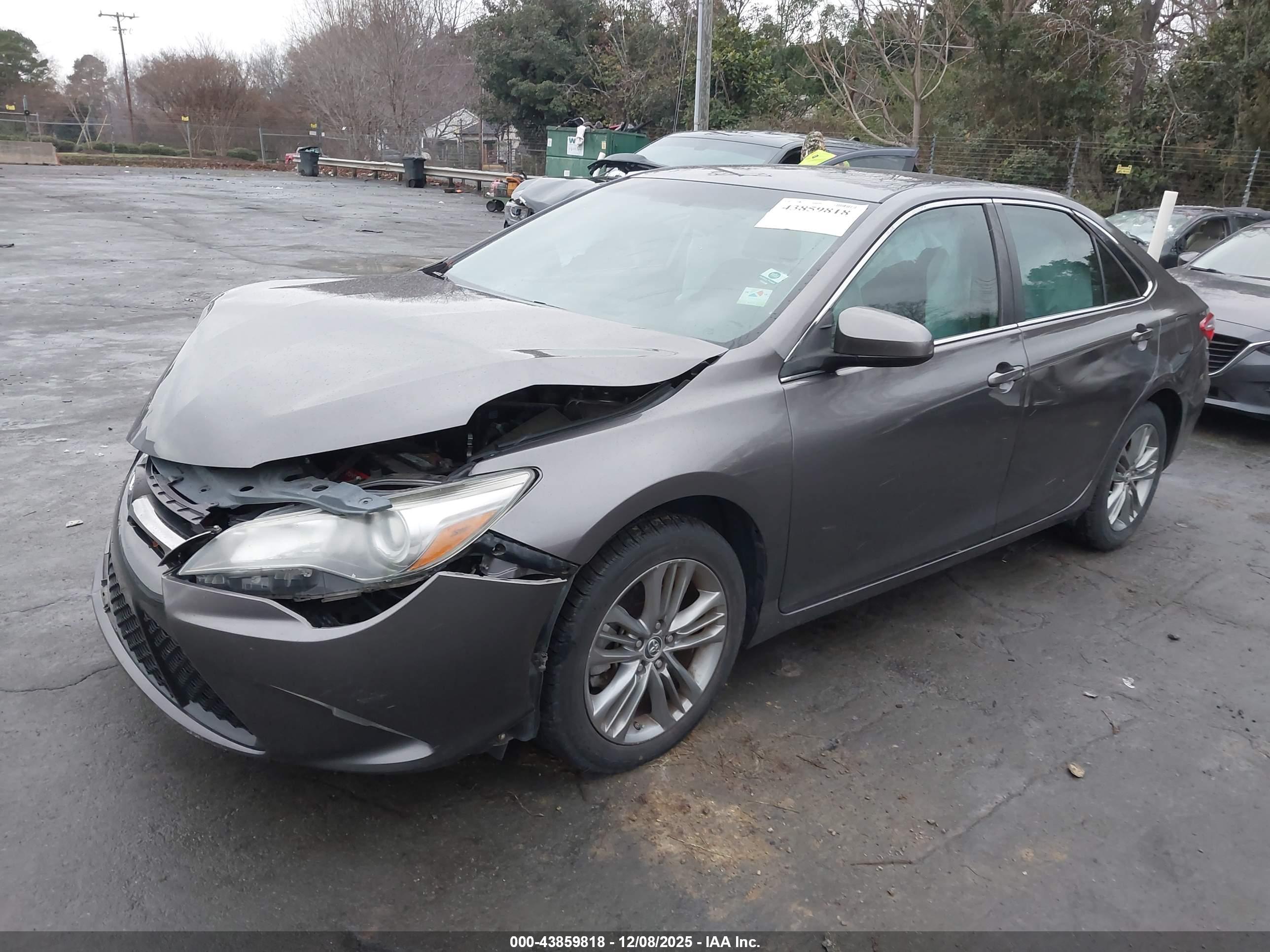 TOYOTA CAMRY image 2