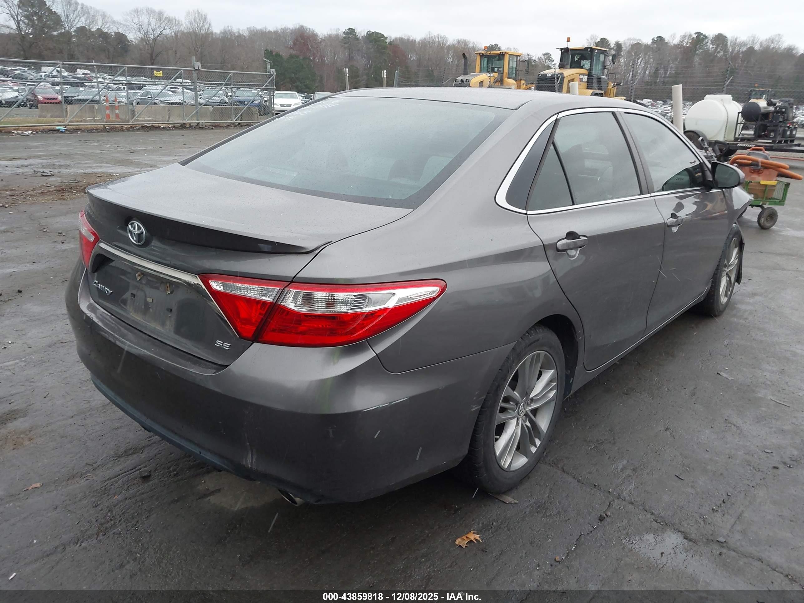 TOYOTA CAMRY image 4