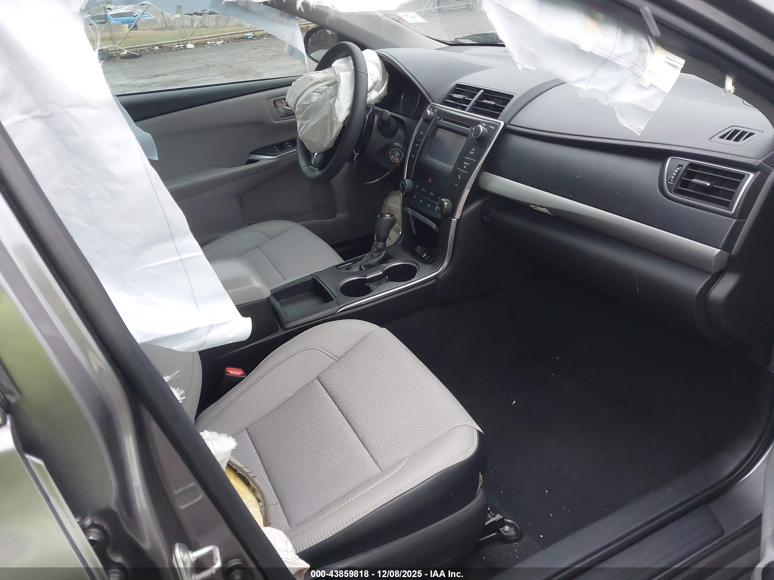 TOYOTA CAMRY image 5