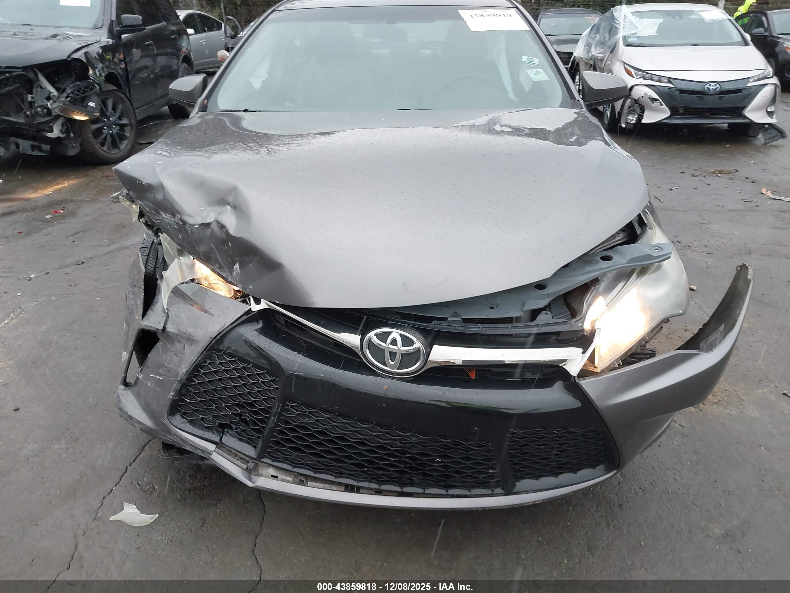 TOYOTA CAMRY image 6