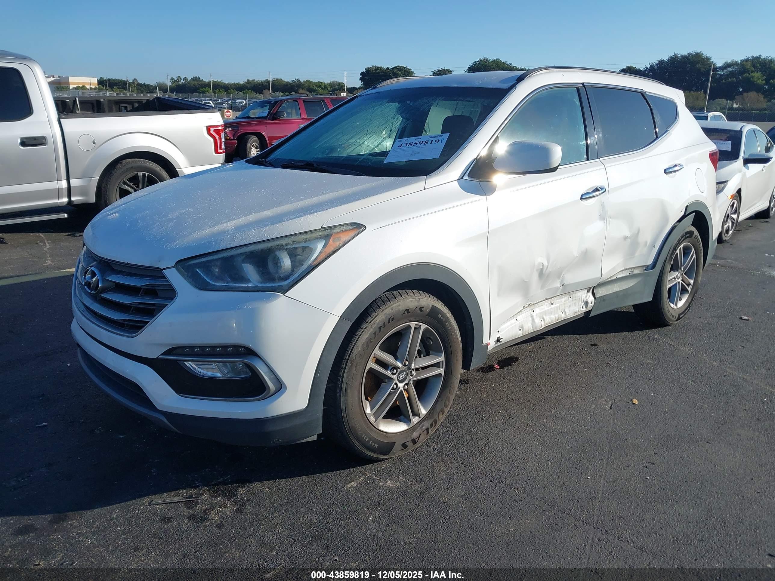 HYUNDAI SANTA image 2