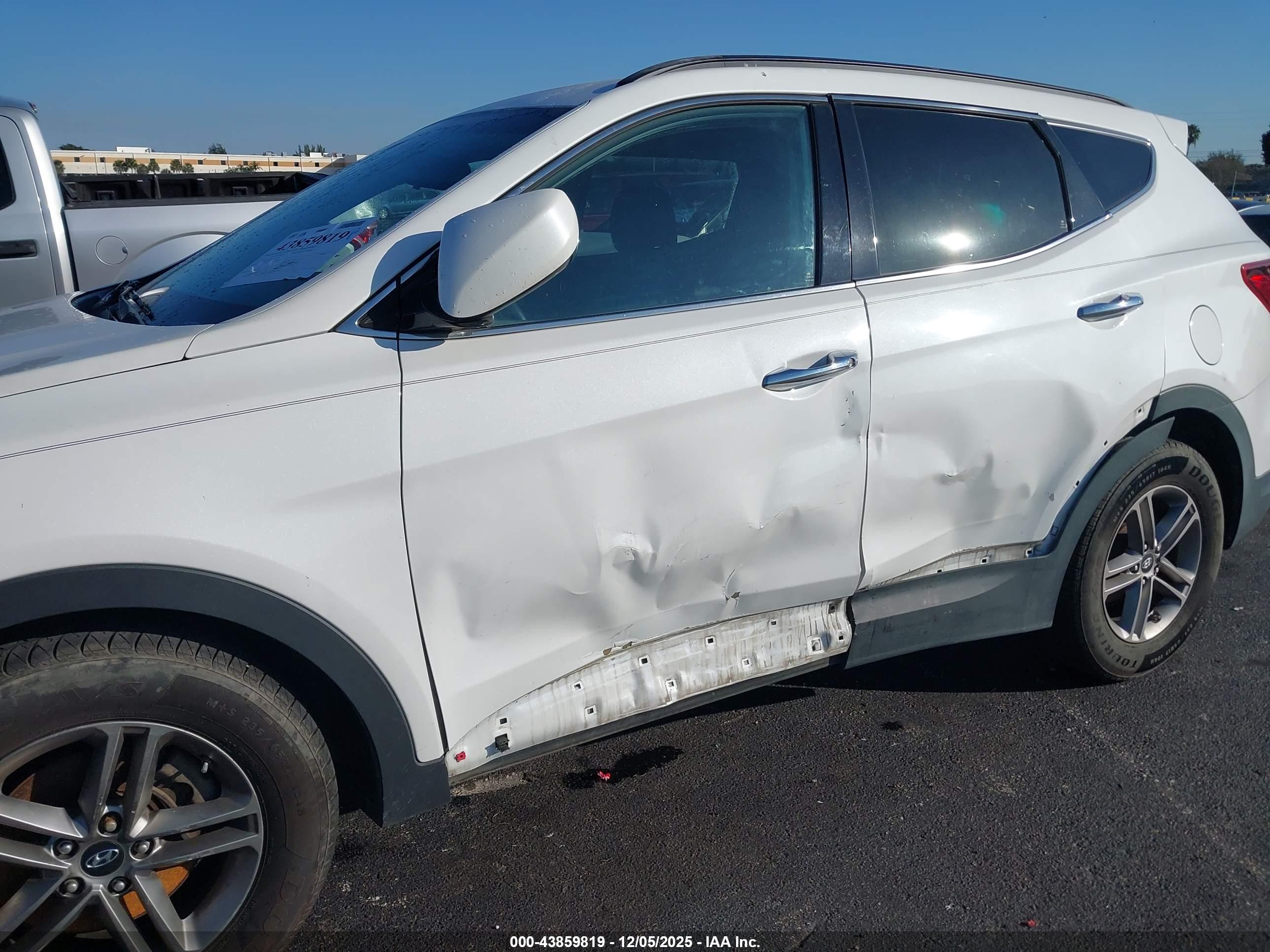 HYUNDAI SANTA image 6