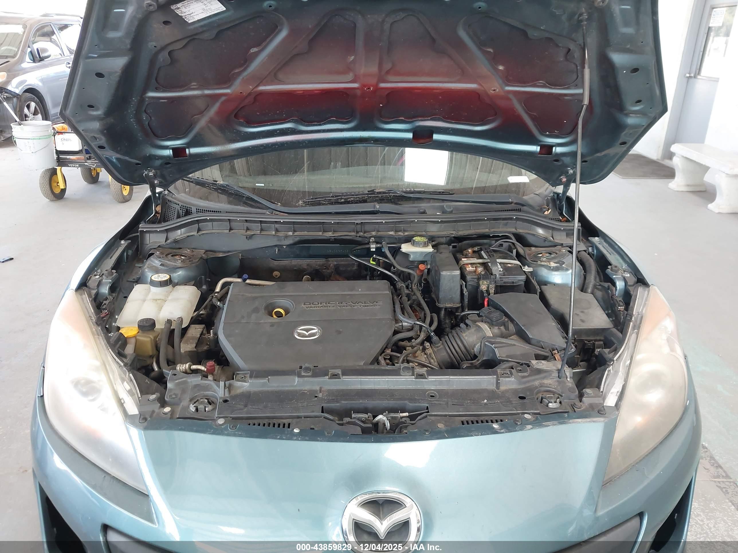 MAZDA MAZDA3 image 10