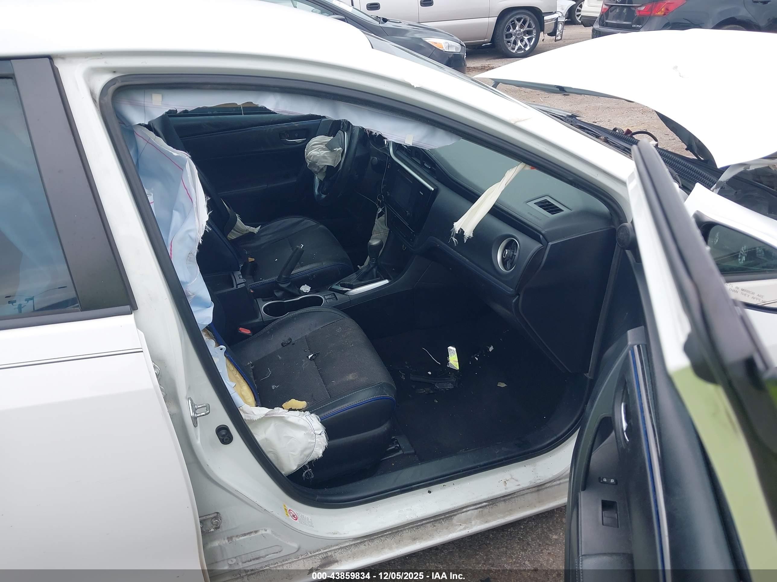 TOYOTA COROLLA image 5