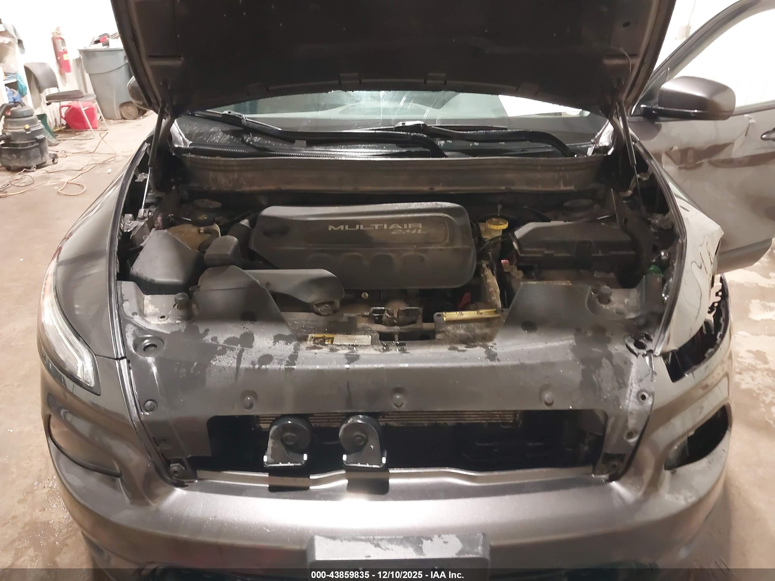 JEEP CHEROKEE image 10