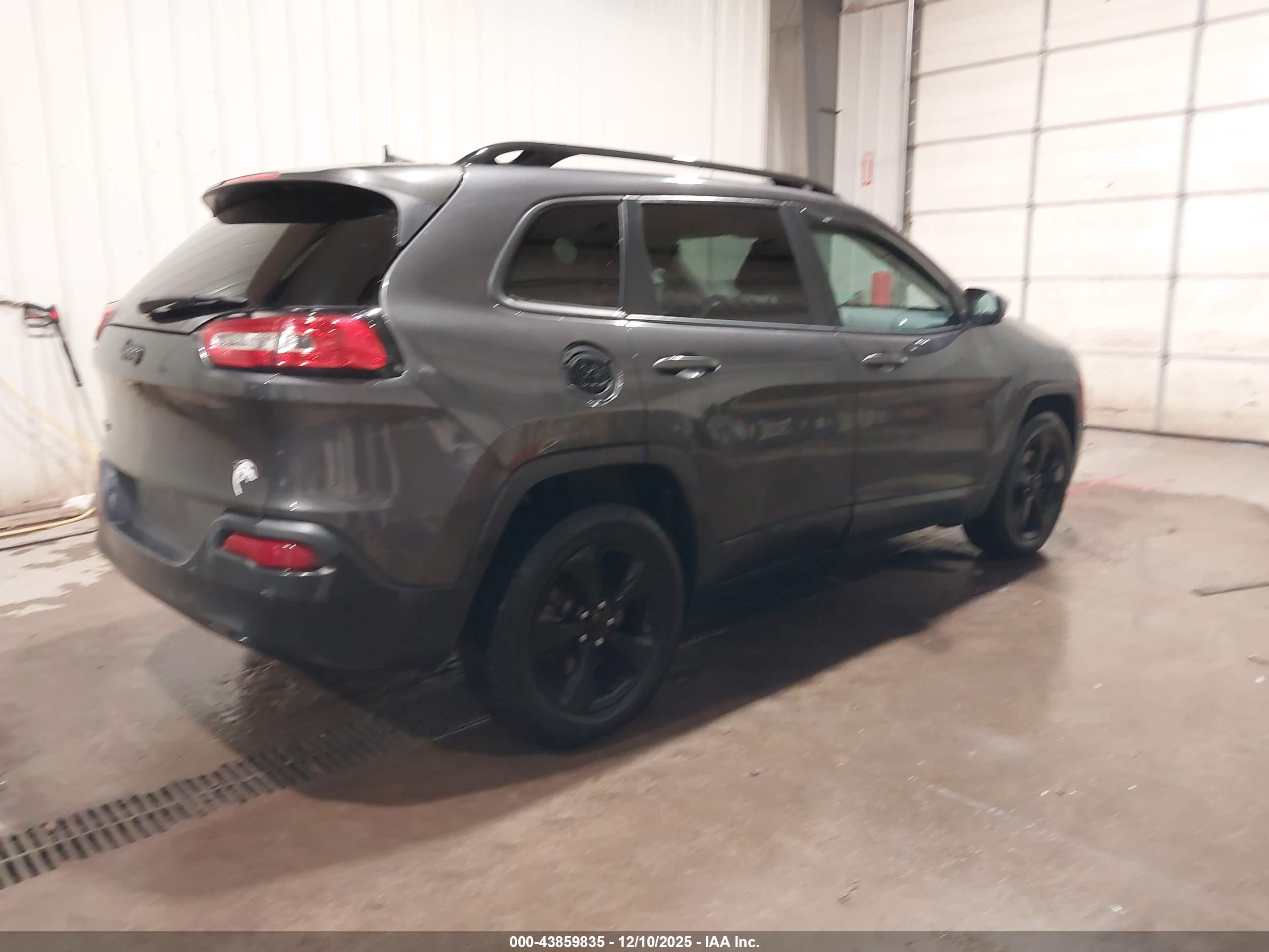 JEEP CHEROKEE image 4