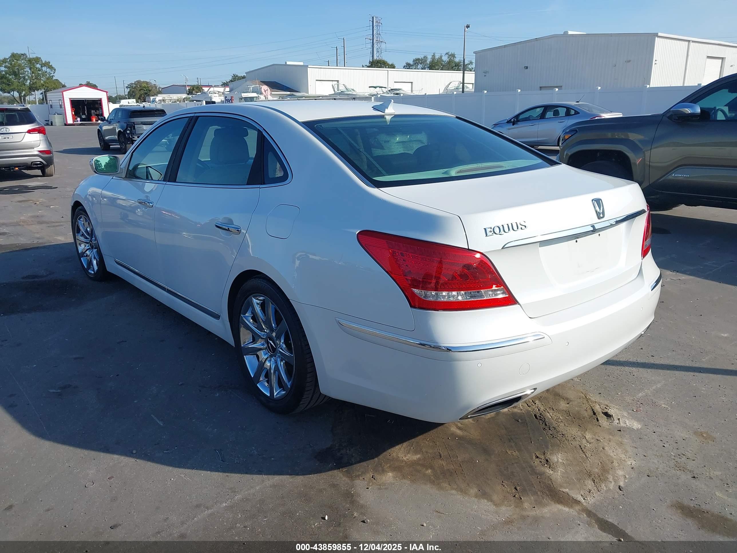 HYUNDAI EQUUS image 3