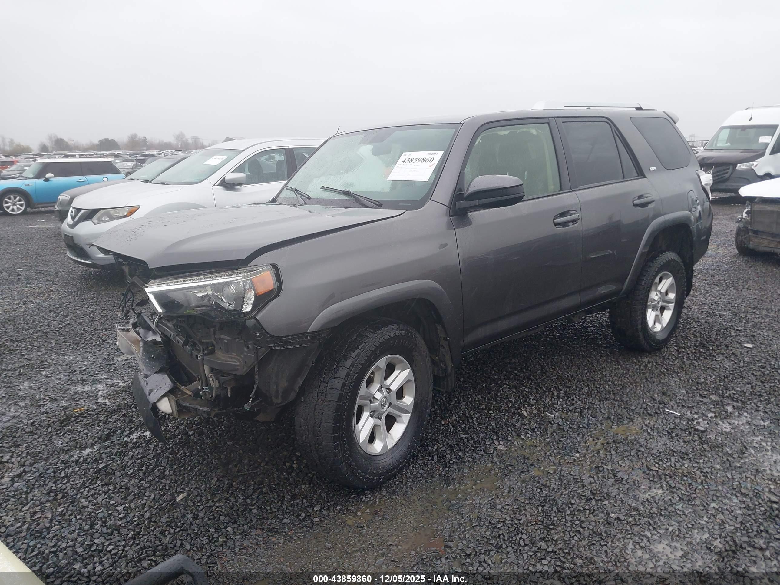 TOYOTA 4RUNNER image 2