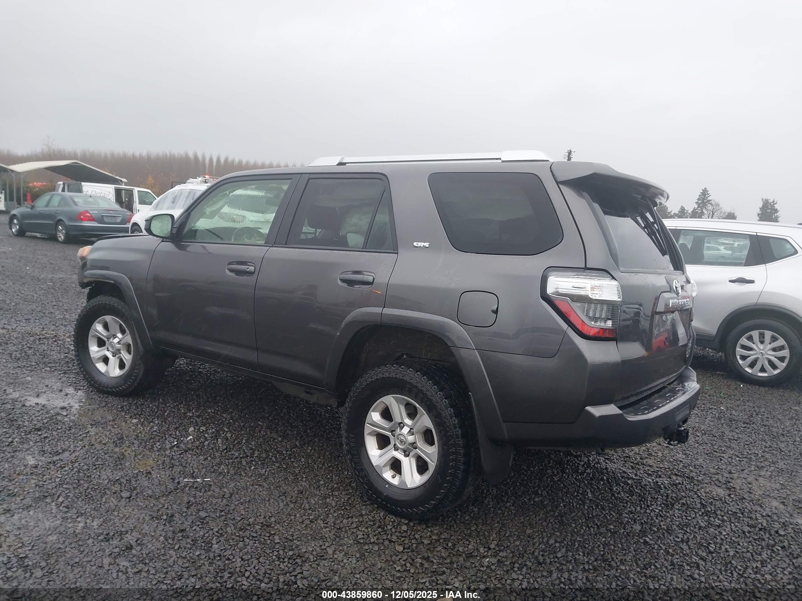 TOYOTA 4RUNNER image 3