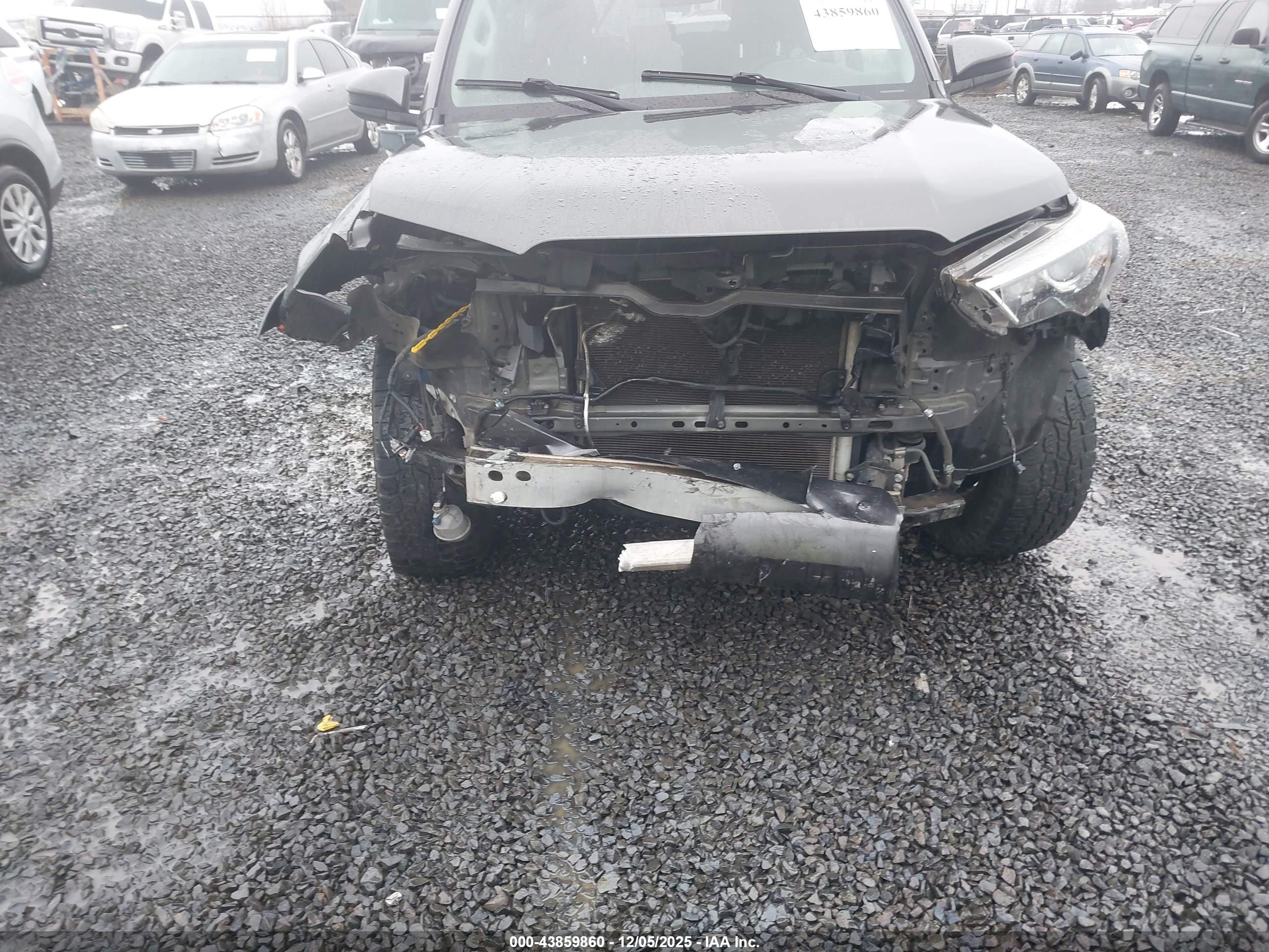 TOYOTA 4RUNNER image 6