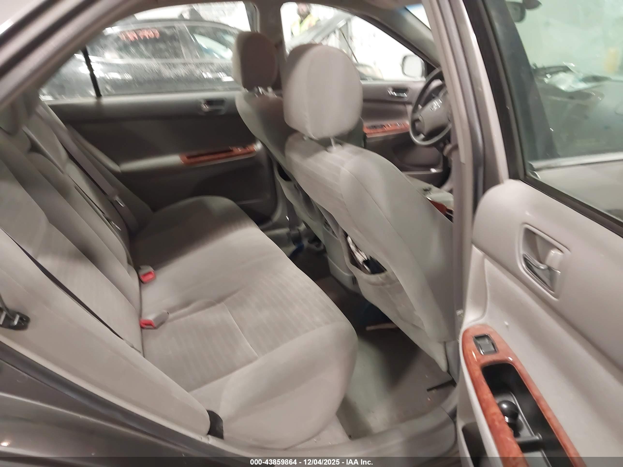 TOYOTA CAMRY image 8