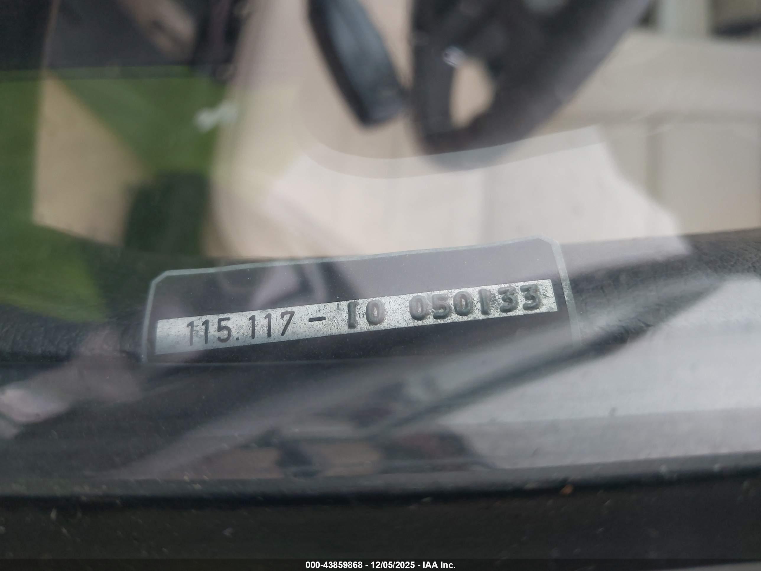 MERCEDES 240D image 9