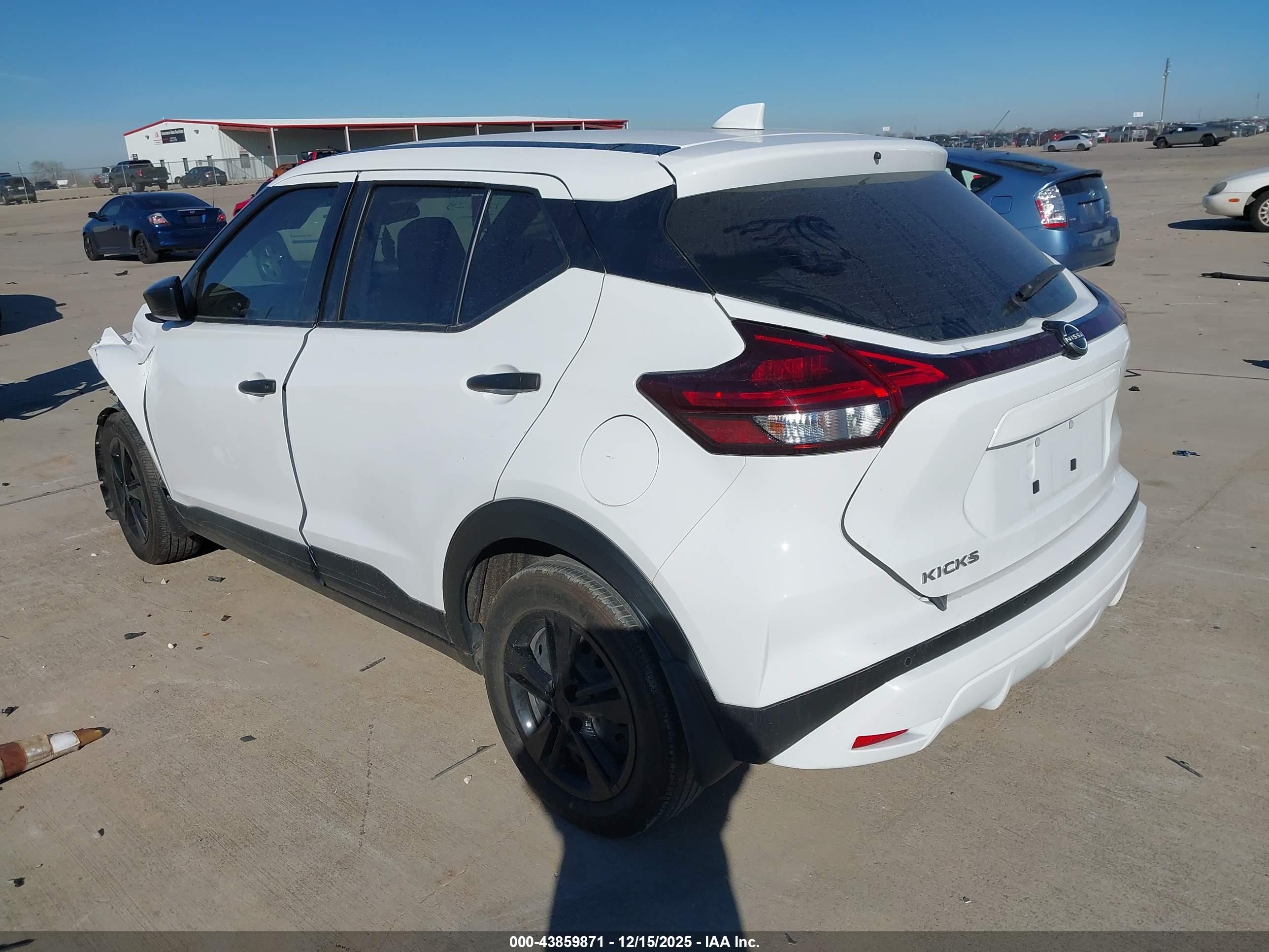 NISSAN KICKS image 3