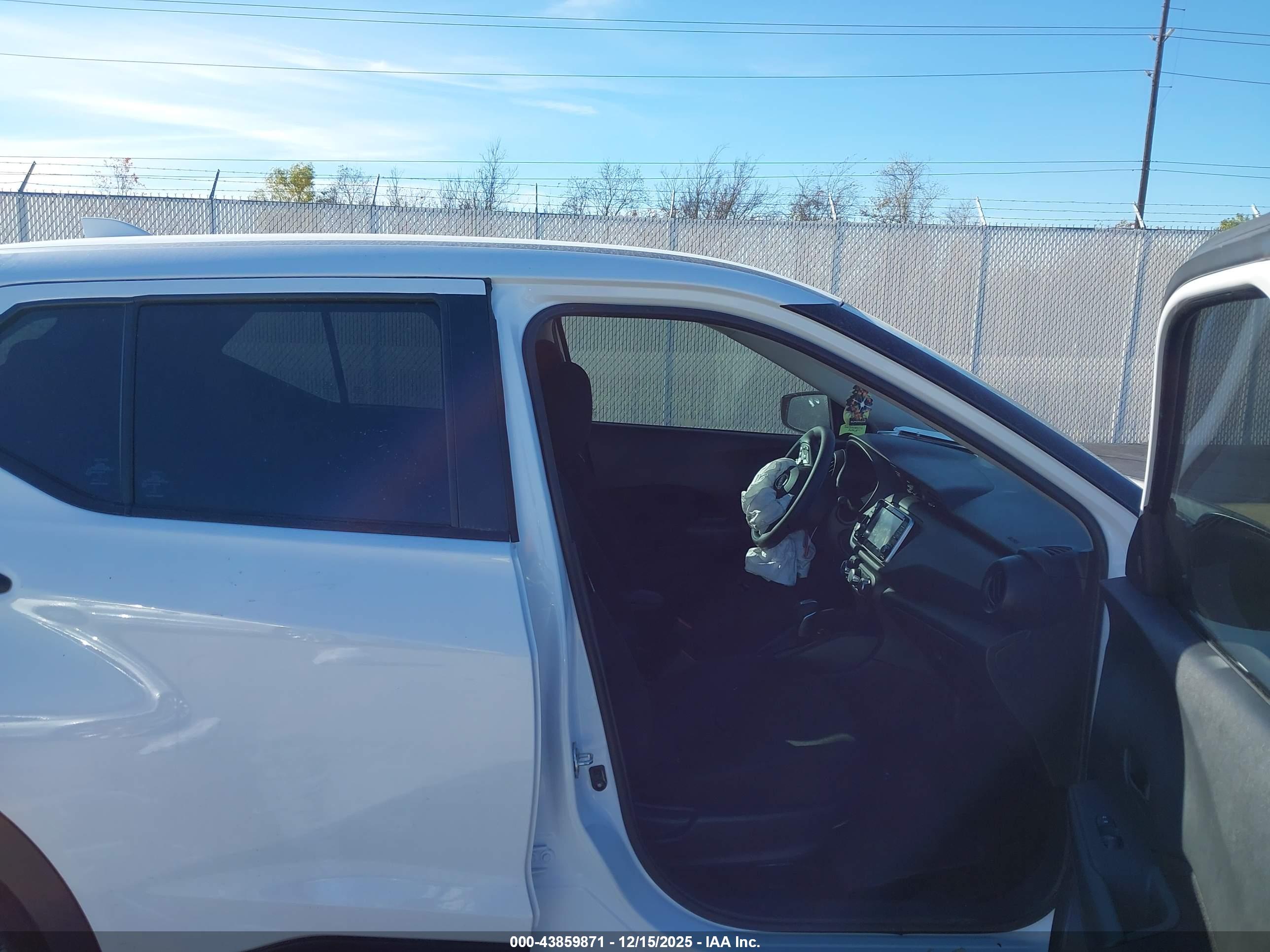 NISSAN KICKS image 5